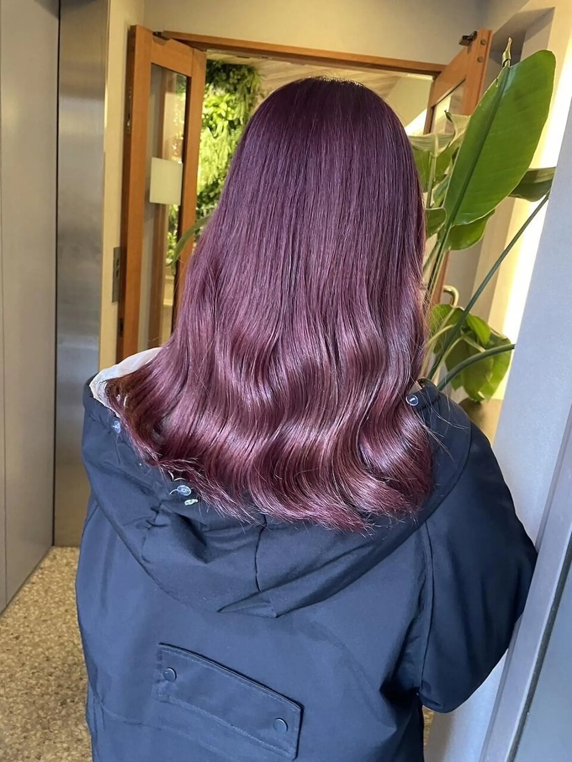 セミロング カラー ブリーチ ブラウンカラー ショコラブラウン ダブルカラー ブリーチなしカラー TIGRE kamitoriのヘアスタイル