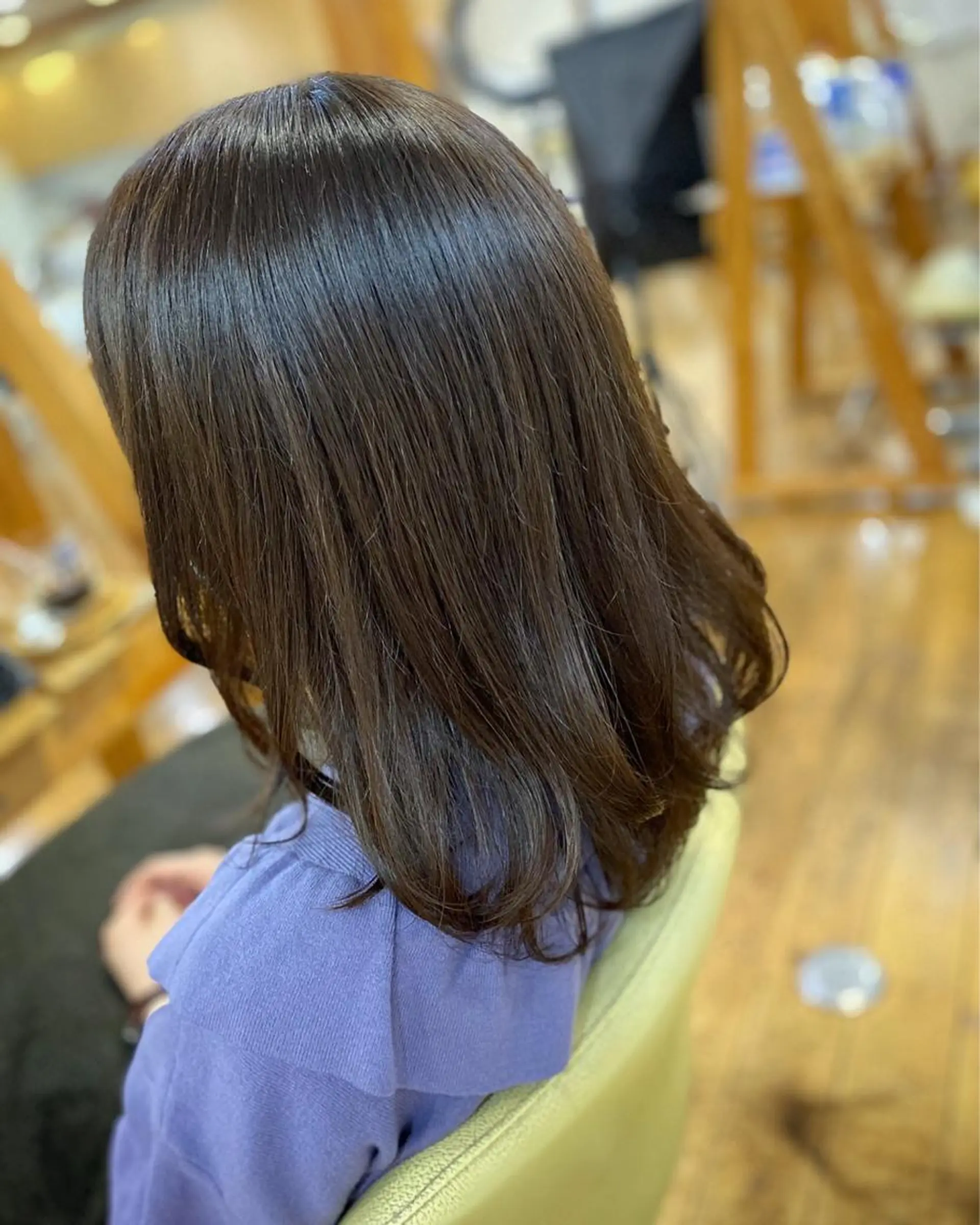 ミディアム カラー グレージュ カット ヘアカラー トリートメント 荒木 ひろかのヘアスタイル