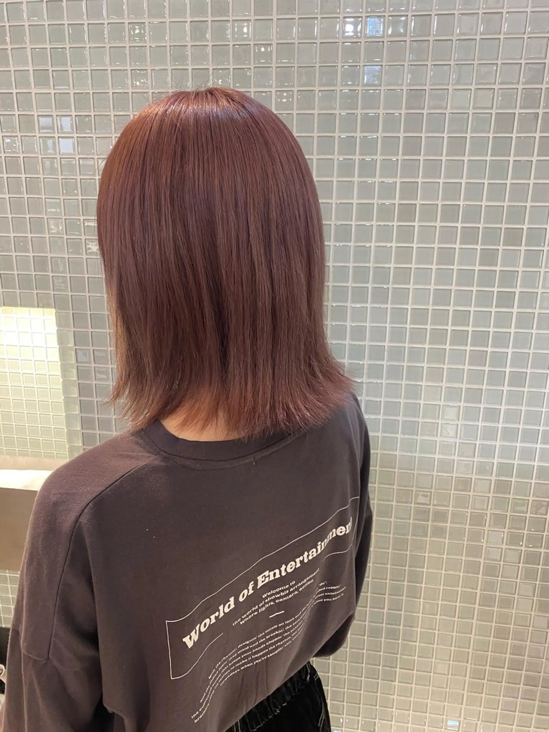 ミディアム カラー ブリーチ ダブルカラー ピンクカラー レイヤーカット/ miranのヘアスタイル