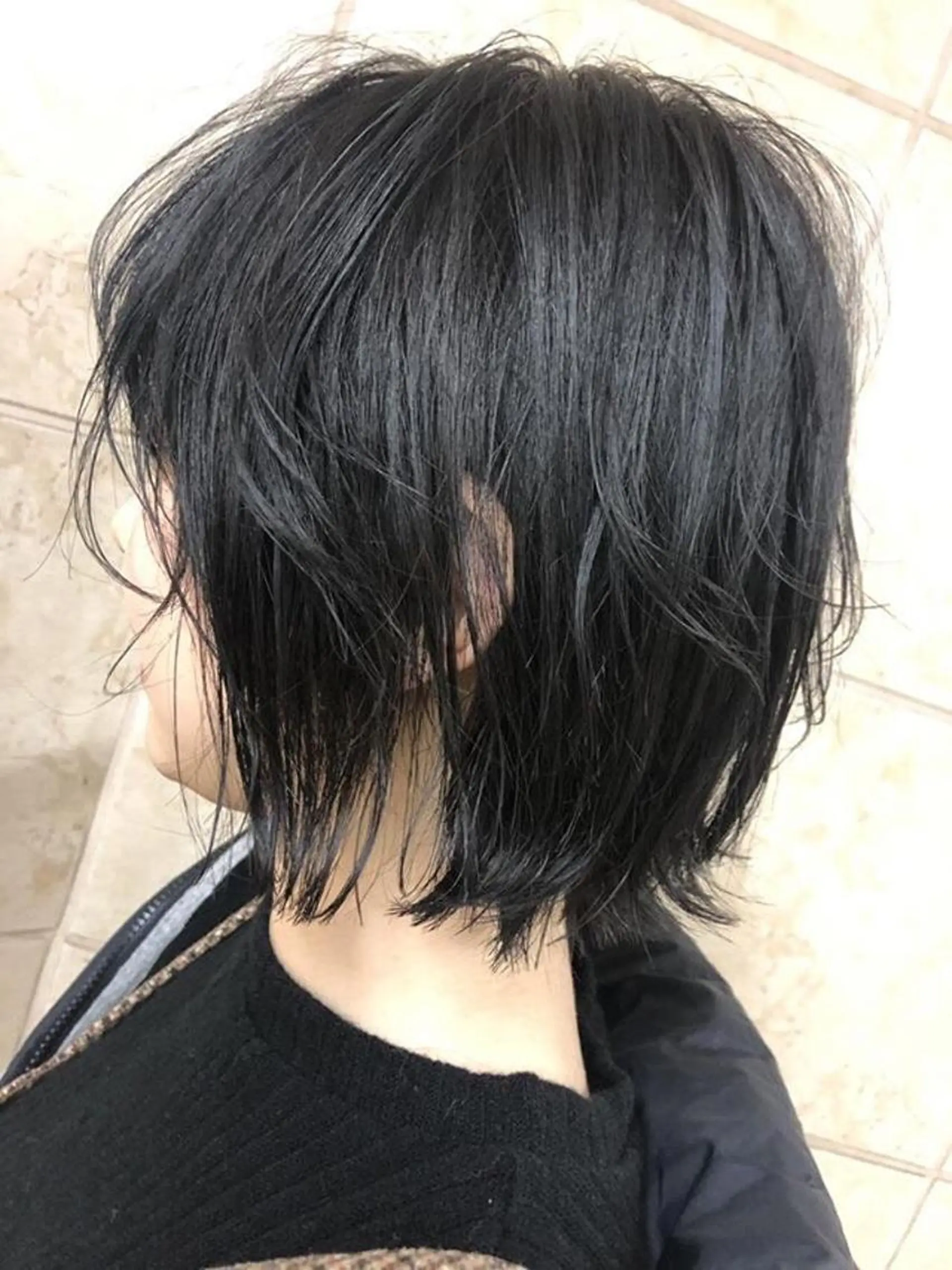 ショート カラー 黒髪 ボブ 外ハネヘア カット ヘアカラー トリートメント 菅村 勇亮のヘアスタイル