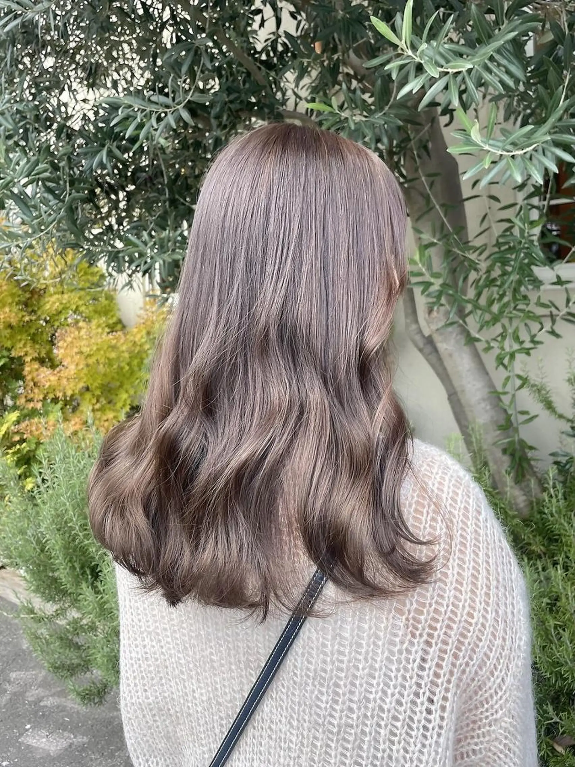 カラー セミロング カット ヘアカラー トリートメント 相川 ひなたのヘアスタイル