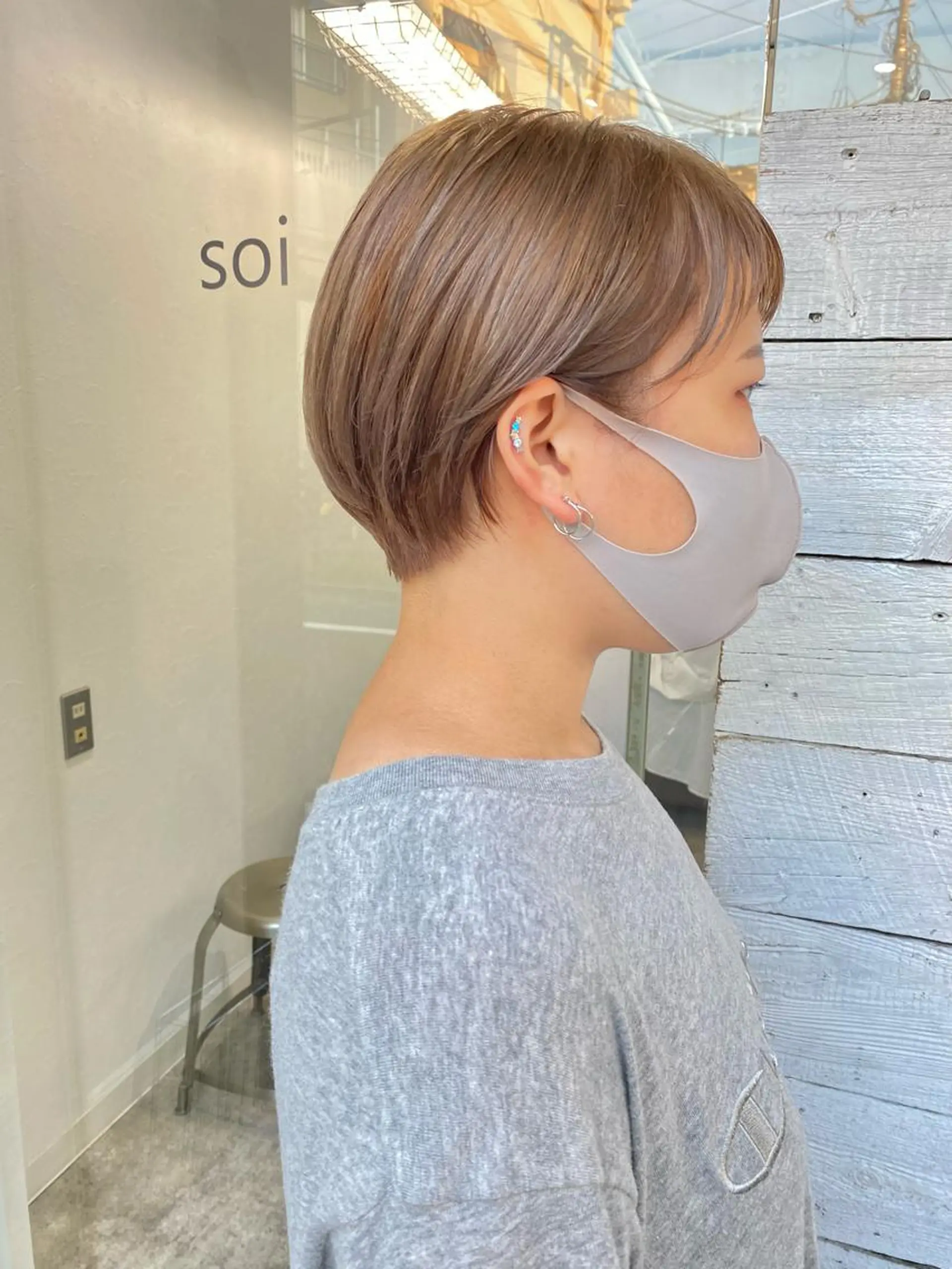 ショート カラー パーマ ヘアアレンジ メンズ キッズ ネイル マツエク・マツパ メンズブリーチ 丸みショート ベージュカラー ブリーチ ミルクティーベージュ カット ヘアカラー トリートメント 森貴裕/ベージュ/ パーマ/オリーブのヘアスタイル