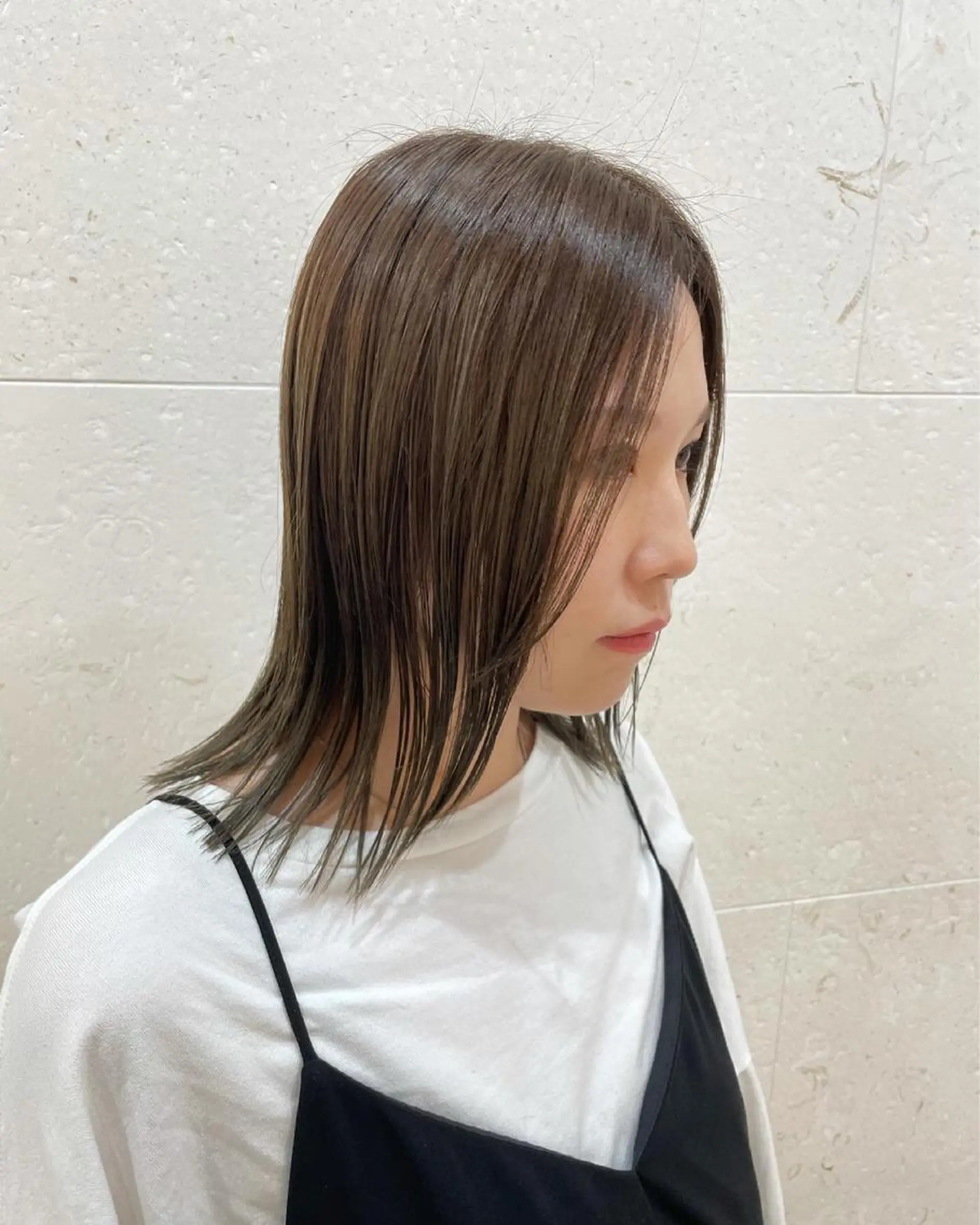 ロング カラー ブリーチ グレージュ ハイライトカラー ハイライト カット ヘアカラー トリートメント 斉藤 貴也のヘアスタイル