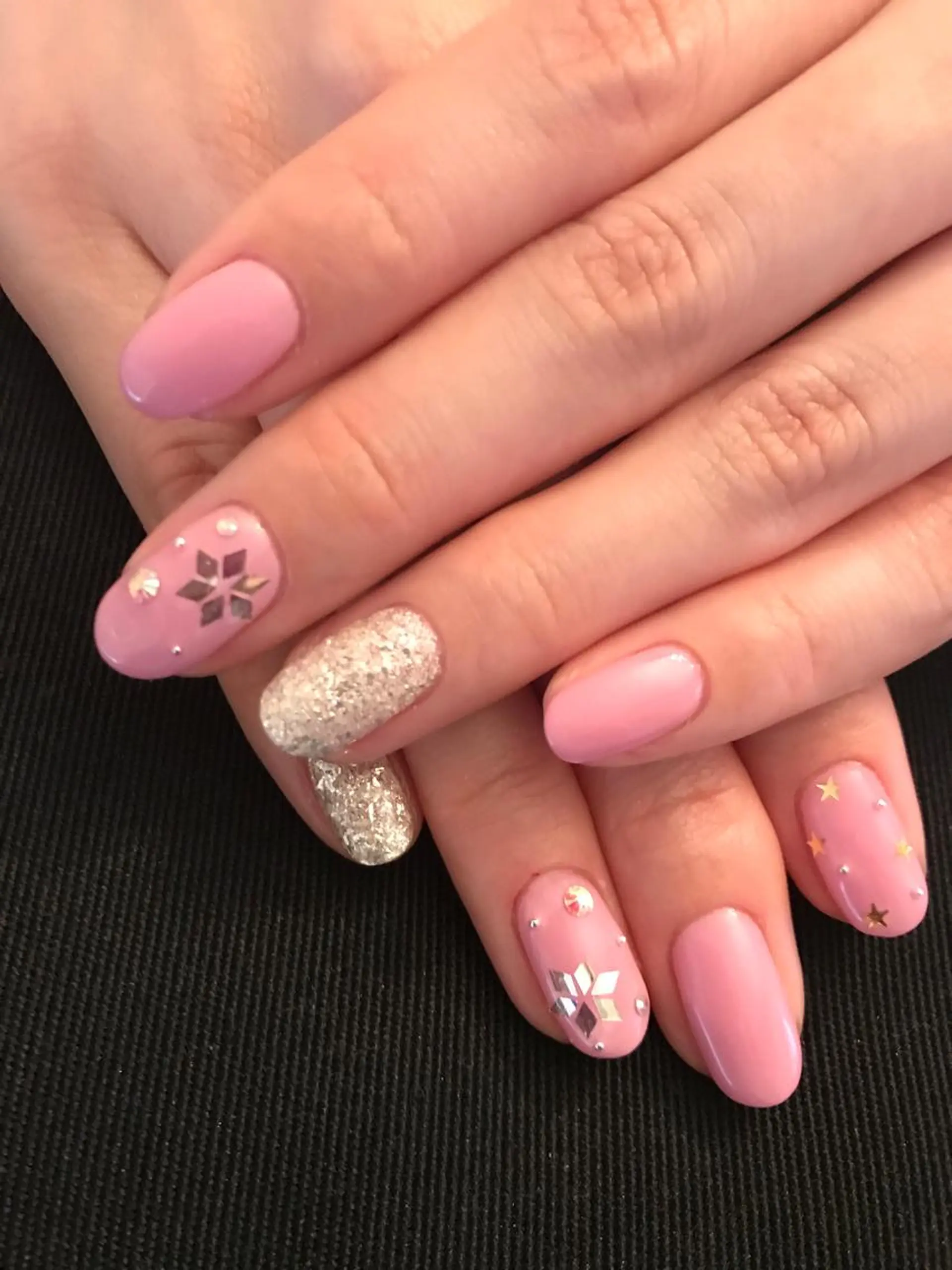 ネイル 髙城 亜紀のネイルデザイン