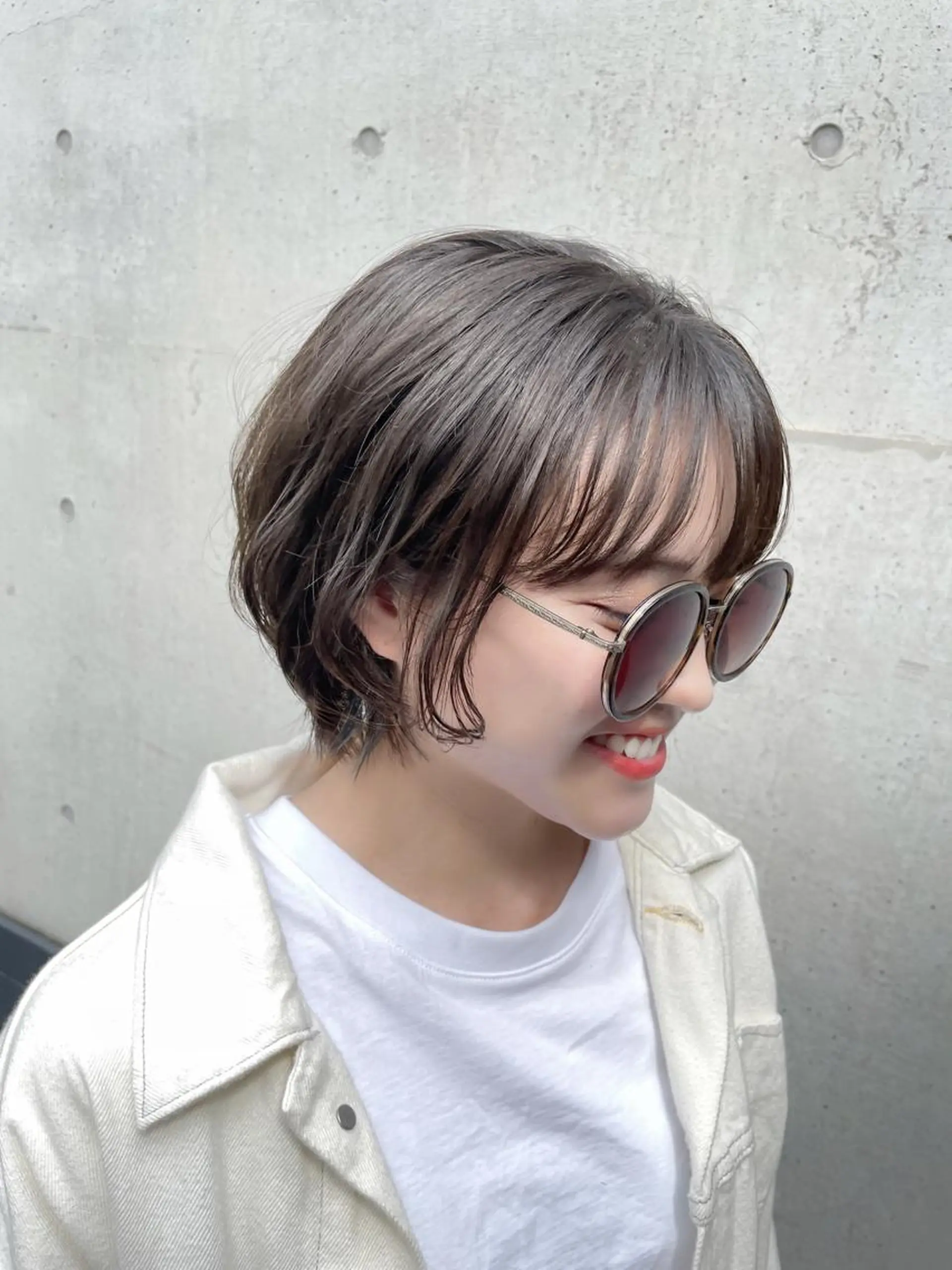 ショート カラー パーマ ハンサムショート インナーカラー くせ毛 ショートヘア カット ヘアカラー トリートメント ご新規様限定 透明感カラーKANAのヘアスタイル