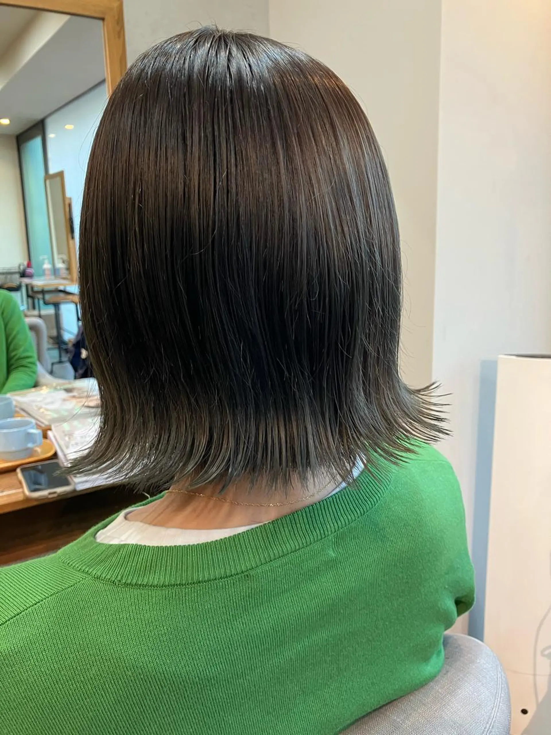 ミディアム カラー 切りっぱなしボブ オリーブカラー ボブ Hair&Make Nahoのマツエク・マツパデザイン