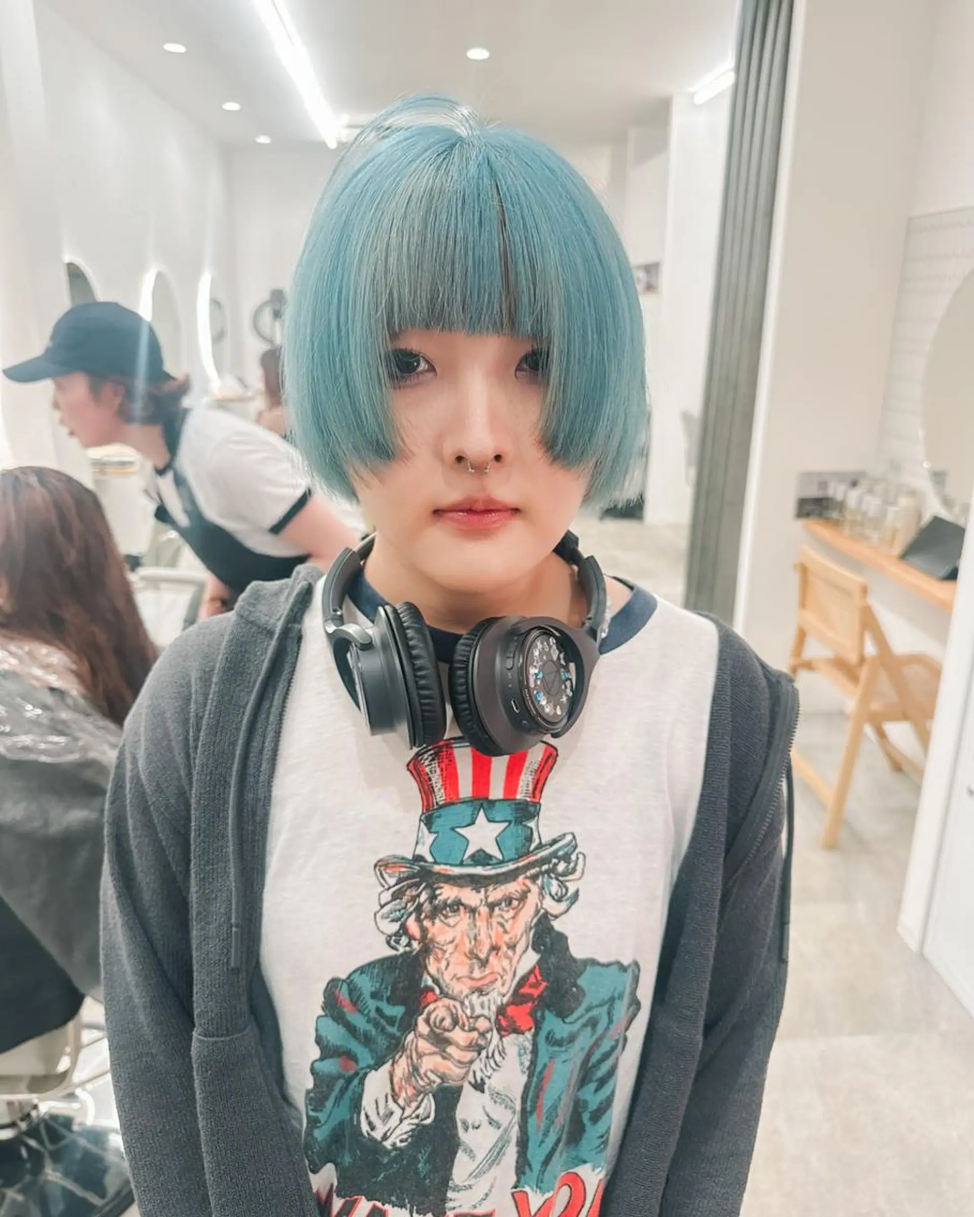 ミディアム カラー ブリーチ カット ヘアカラー トリートメント レイヤー/ウルフ/ ハッシュカット/ダイのヘアスタイル