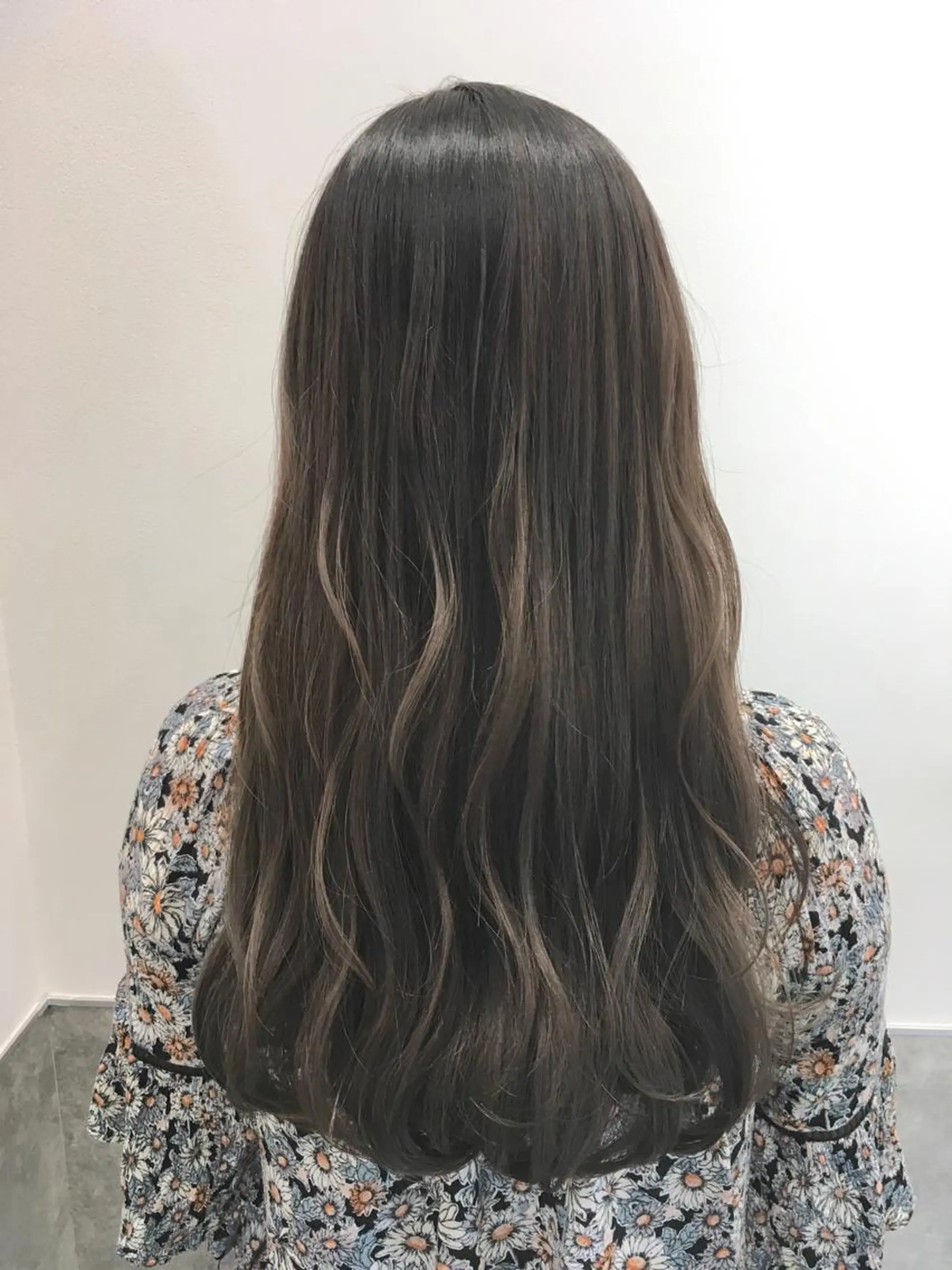 ロング カラー グレージュ ヘアカラー トリートメント ヘアセット yoshi ☆のヘアスタイル