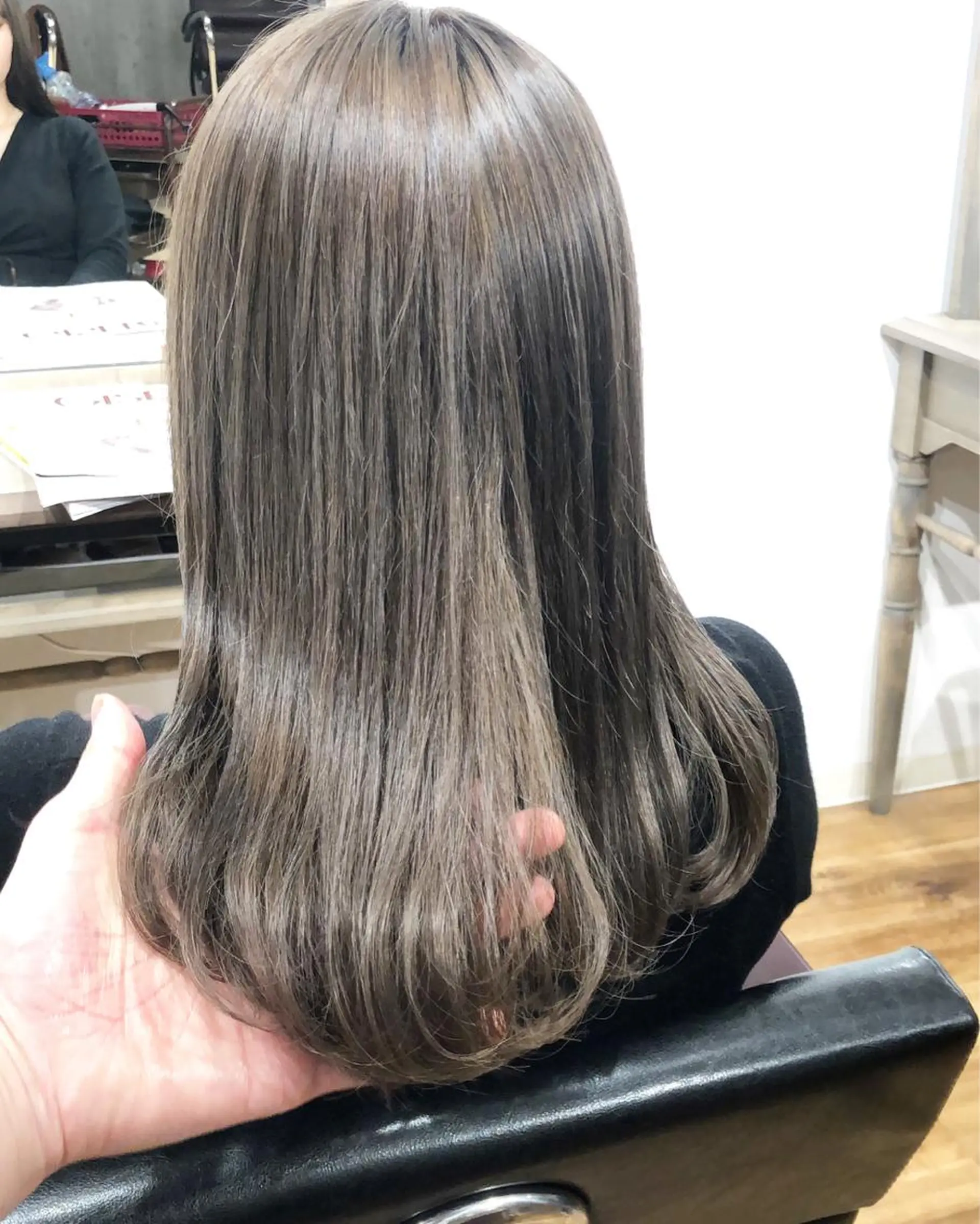 セミロング カラー カット ヘアカラー トリートメント ウルフ/デザイン/ 大阪/タカハシユウキのヘアスタイル