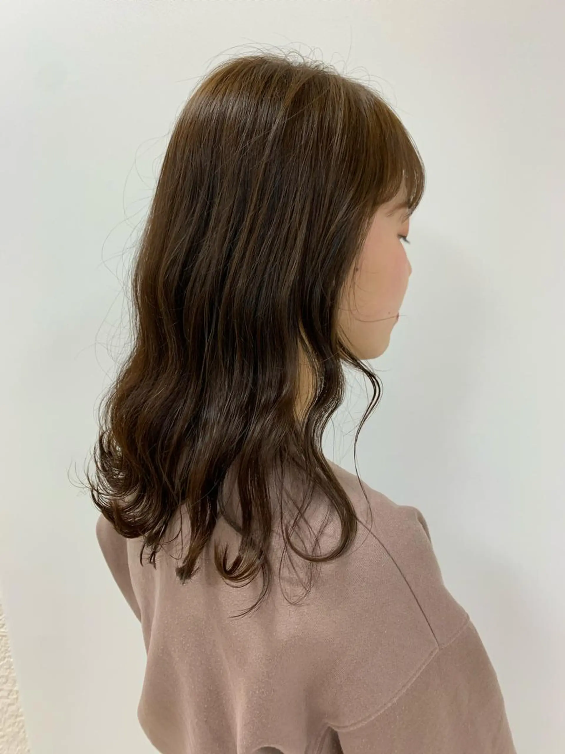セミロング カラー ベージュカラー カット ヘアカラー 顔まわりカット✄ ベージュカラー🧸のヘアスタイル