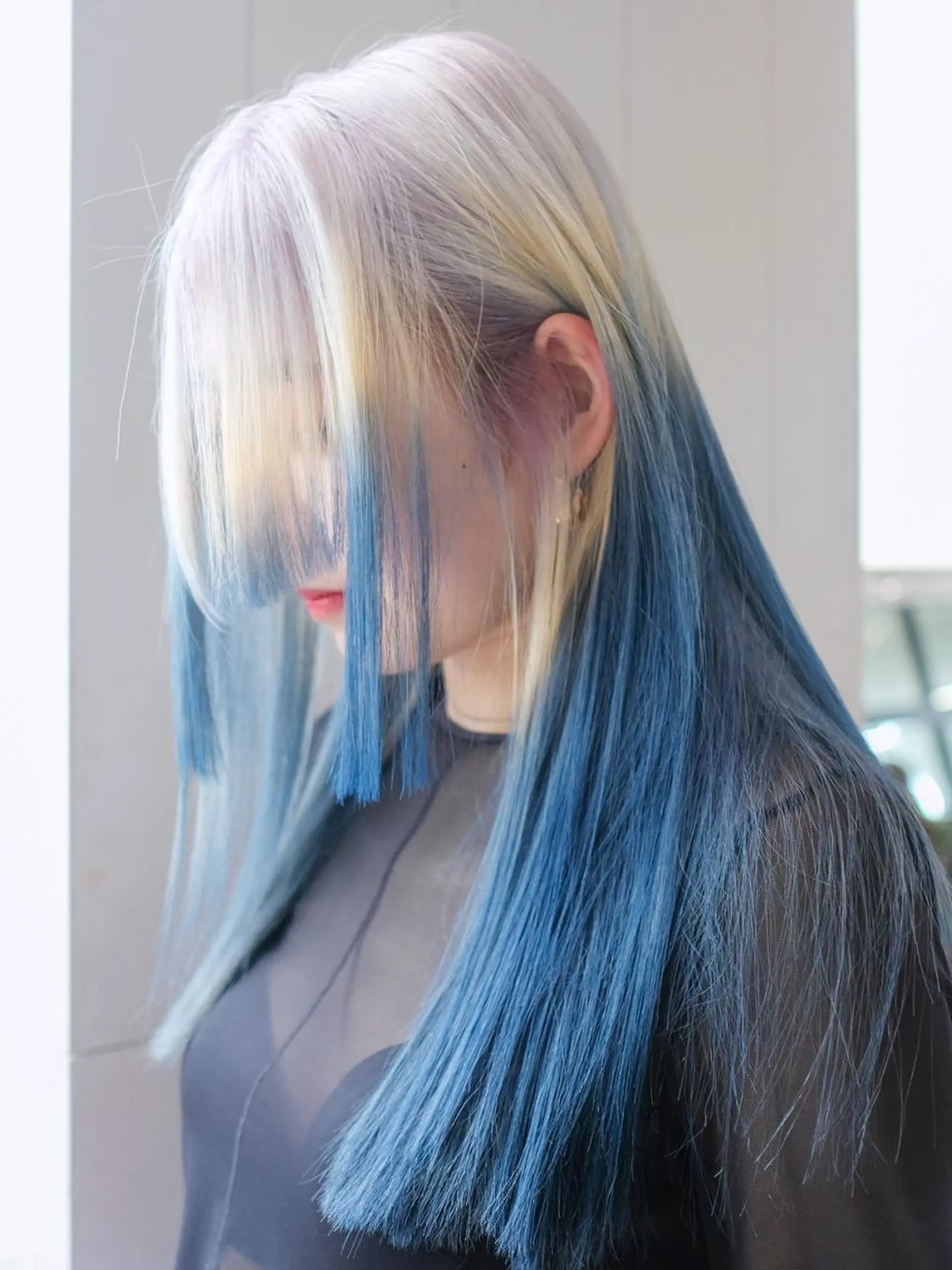 カラー セミロング ブルーカラー デザインカラー カット ヘアカラー トリートメント ITbyALBUM 松戸のヘアスタイル