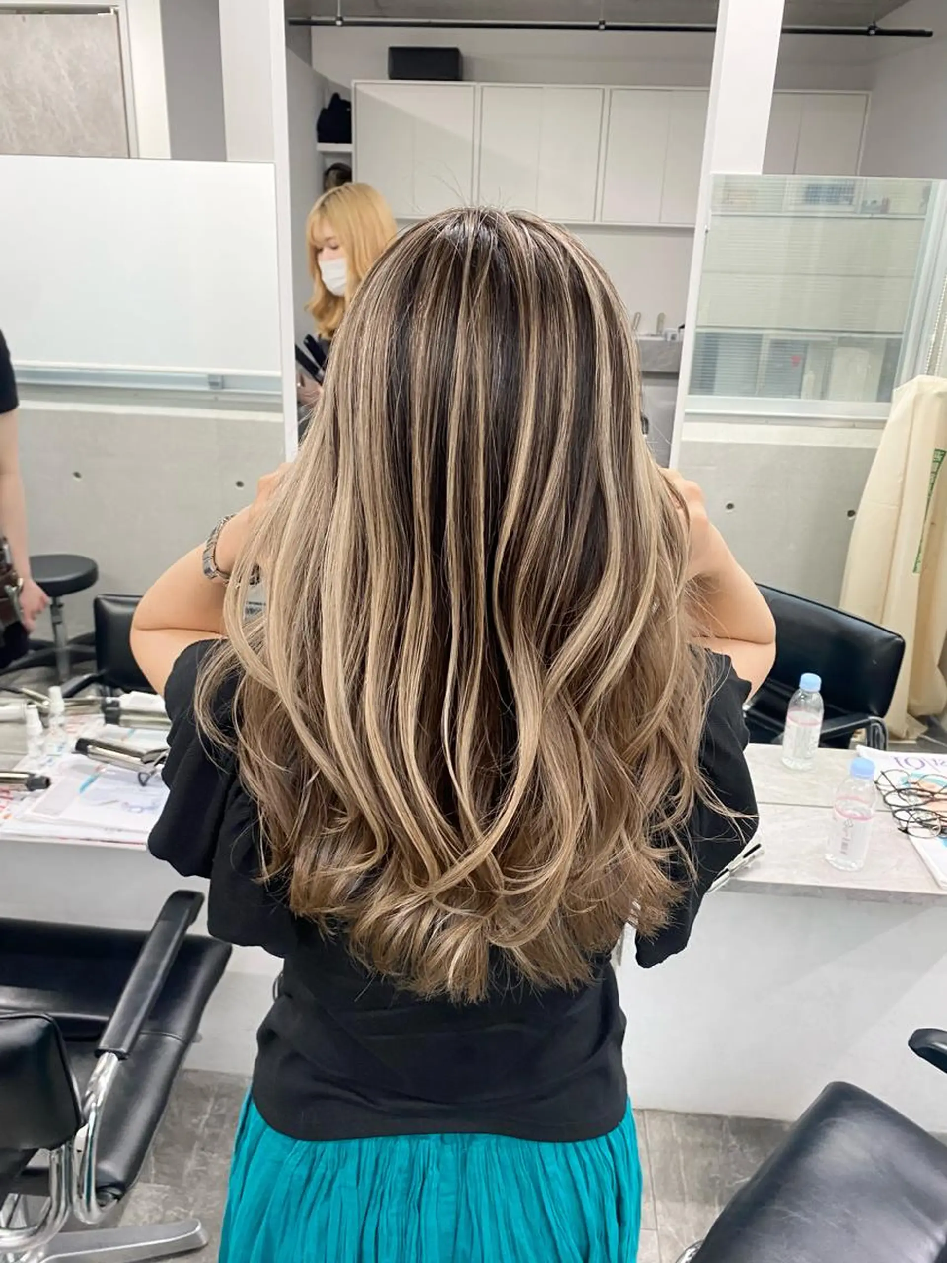 カラー 草島 友樹のヘアスタイル