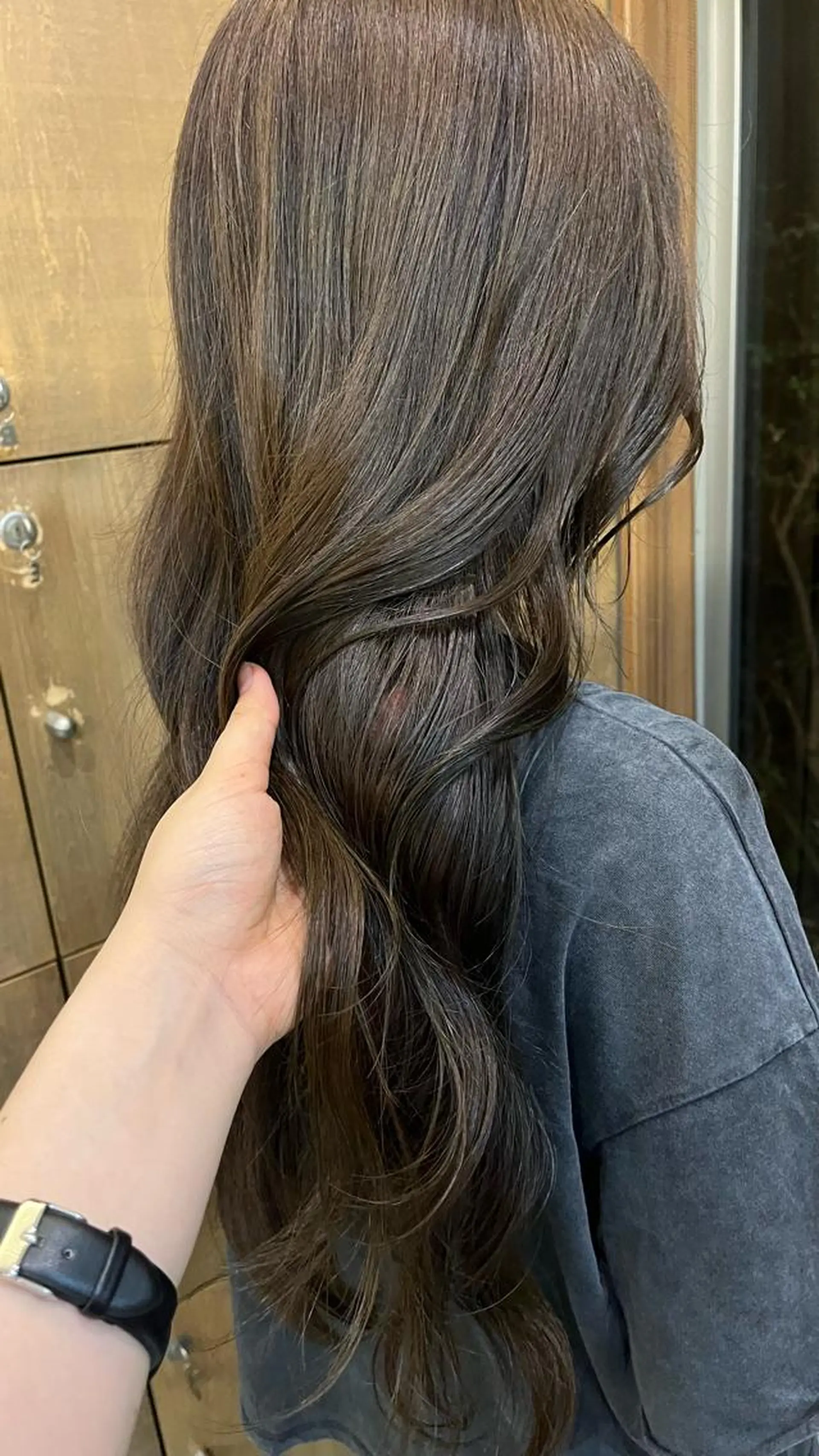 ロング カラー ブラウンカラー 栗林 姫花のヘアスタイル