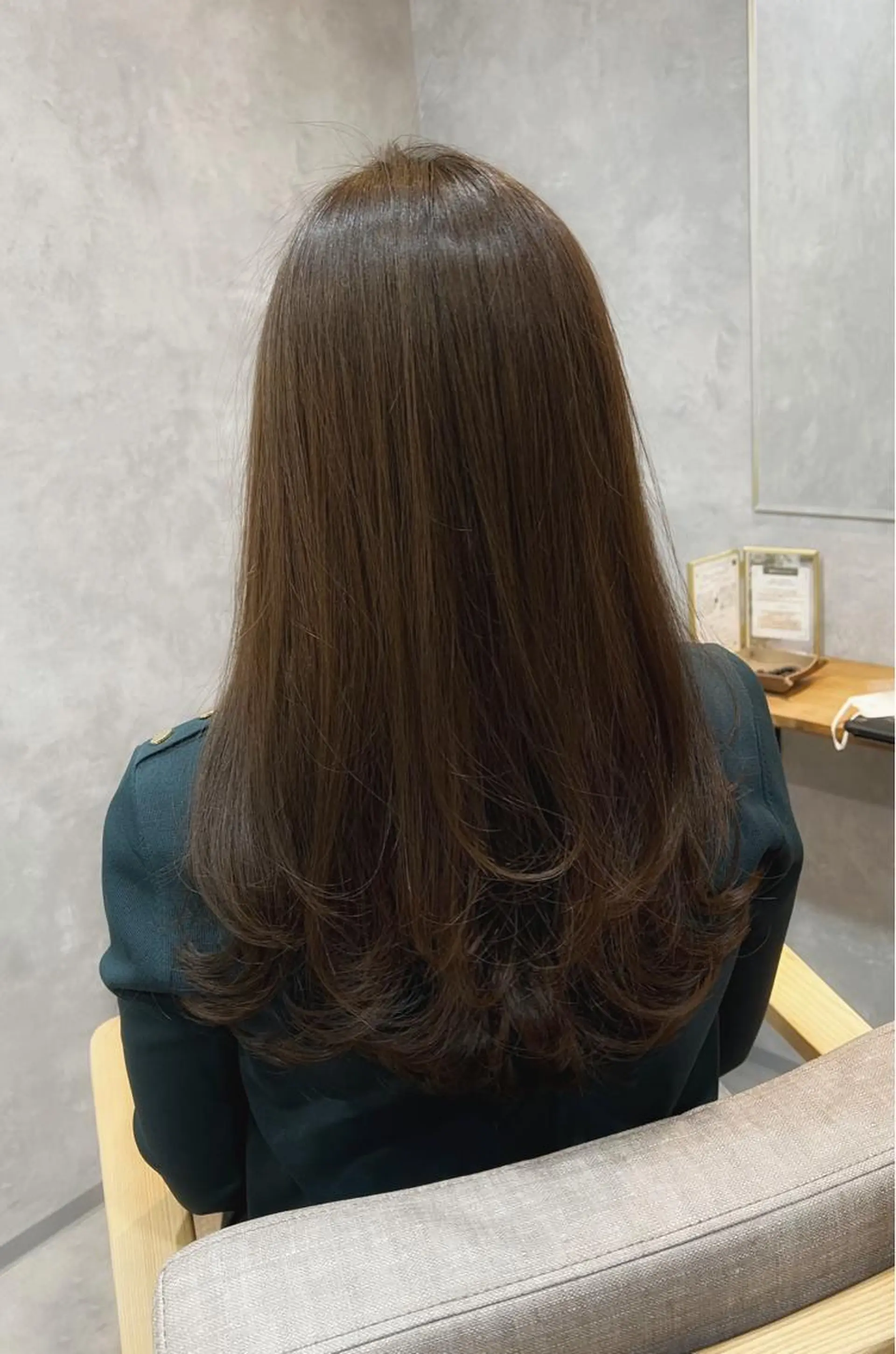 ロング カラー ロングレイヤー ベージュカラー レイヤーカット ロング 中村 ひなたのヘアスタイル