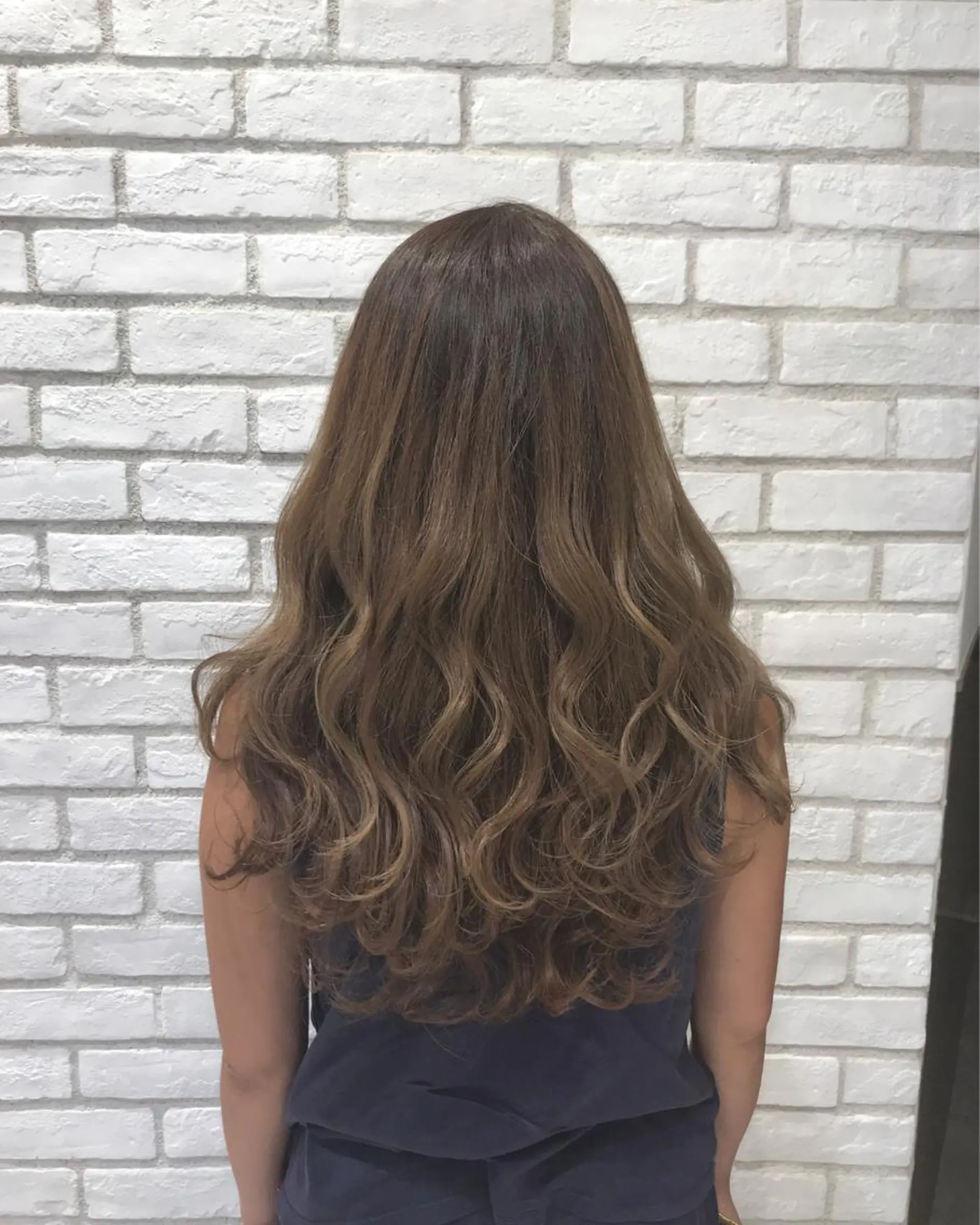 ロング カラー アッシュ ブロンド グラデーションカラー Ash 戸田公園店のヘアスタイル