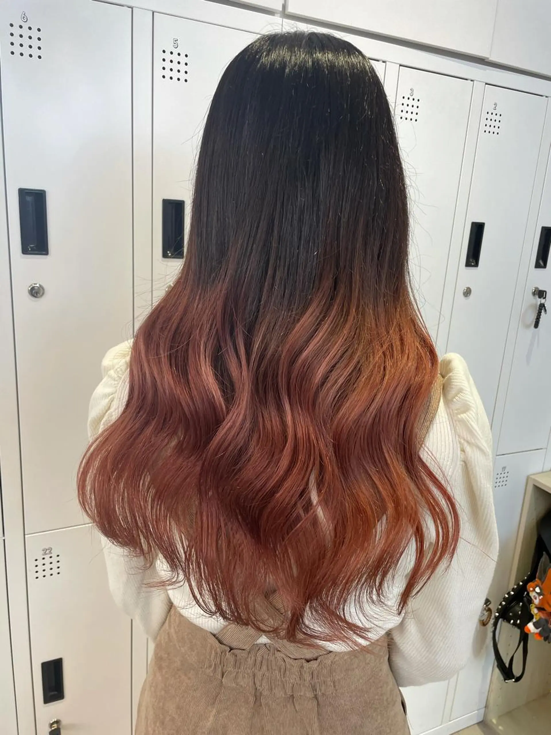 ロング カラー デザインカラー 🎀REINA🎀のヘアスタイル