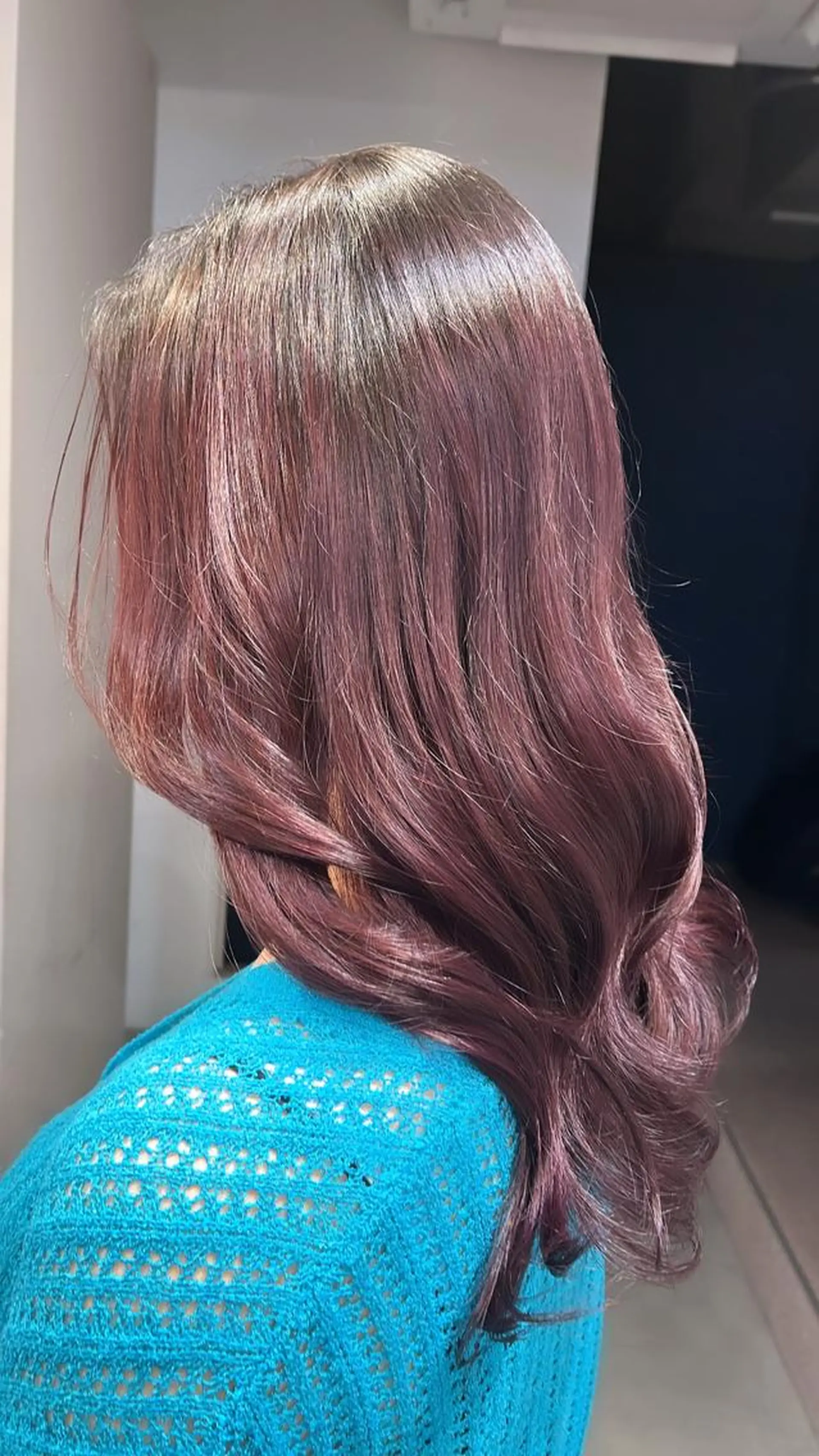 ロング カラー 横田 美咲のヘアスタイル