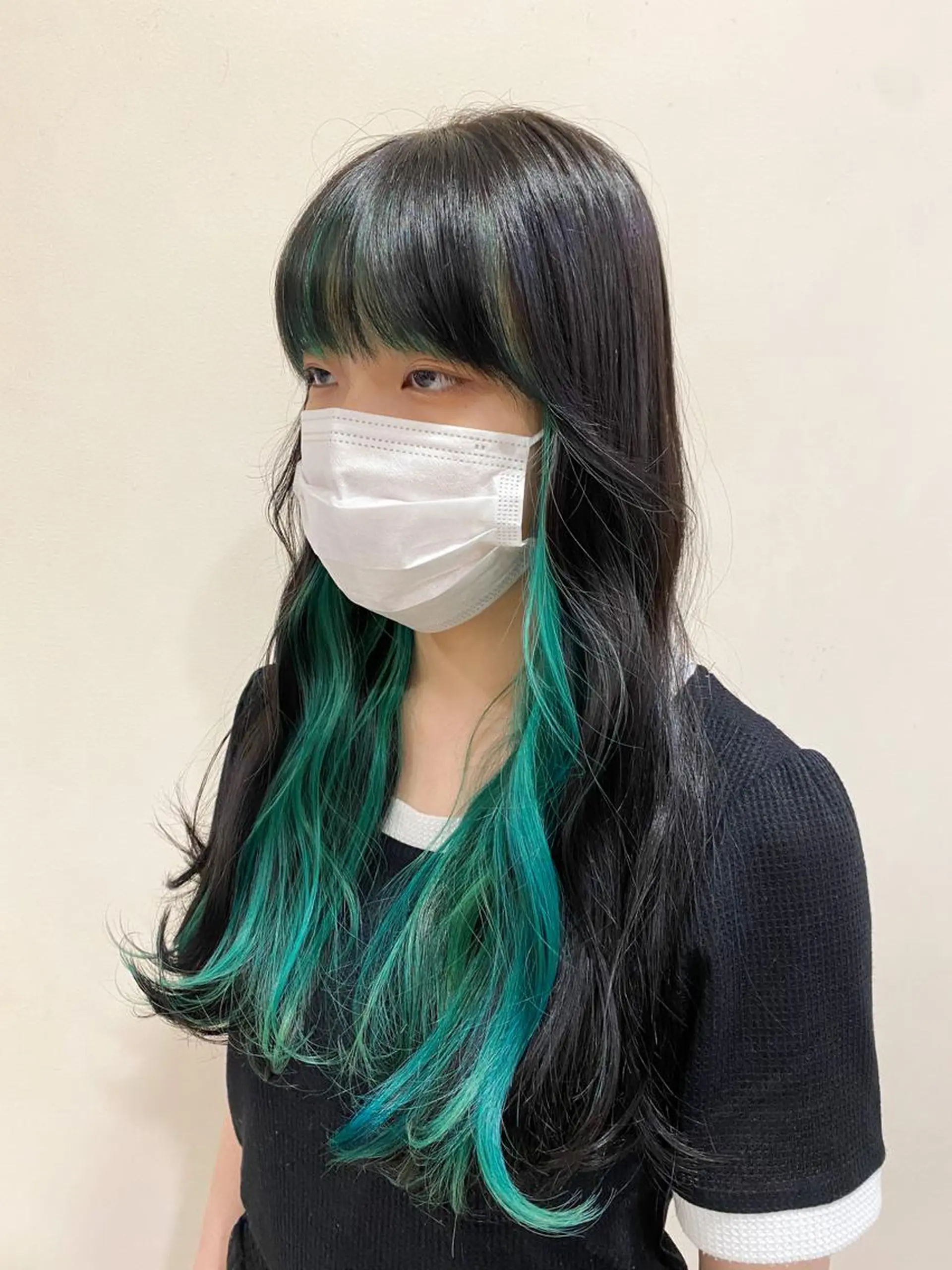 セミロング カラー ハイトーンカラー インナーカラー レイヤー/顔まわり 縮毛矯正/月城宏清のヘアスタイル