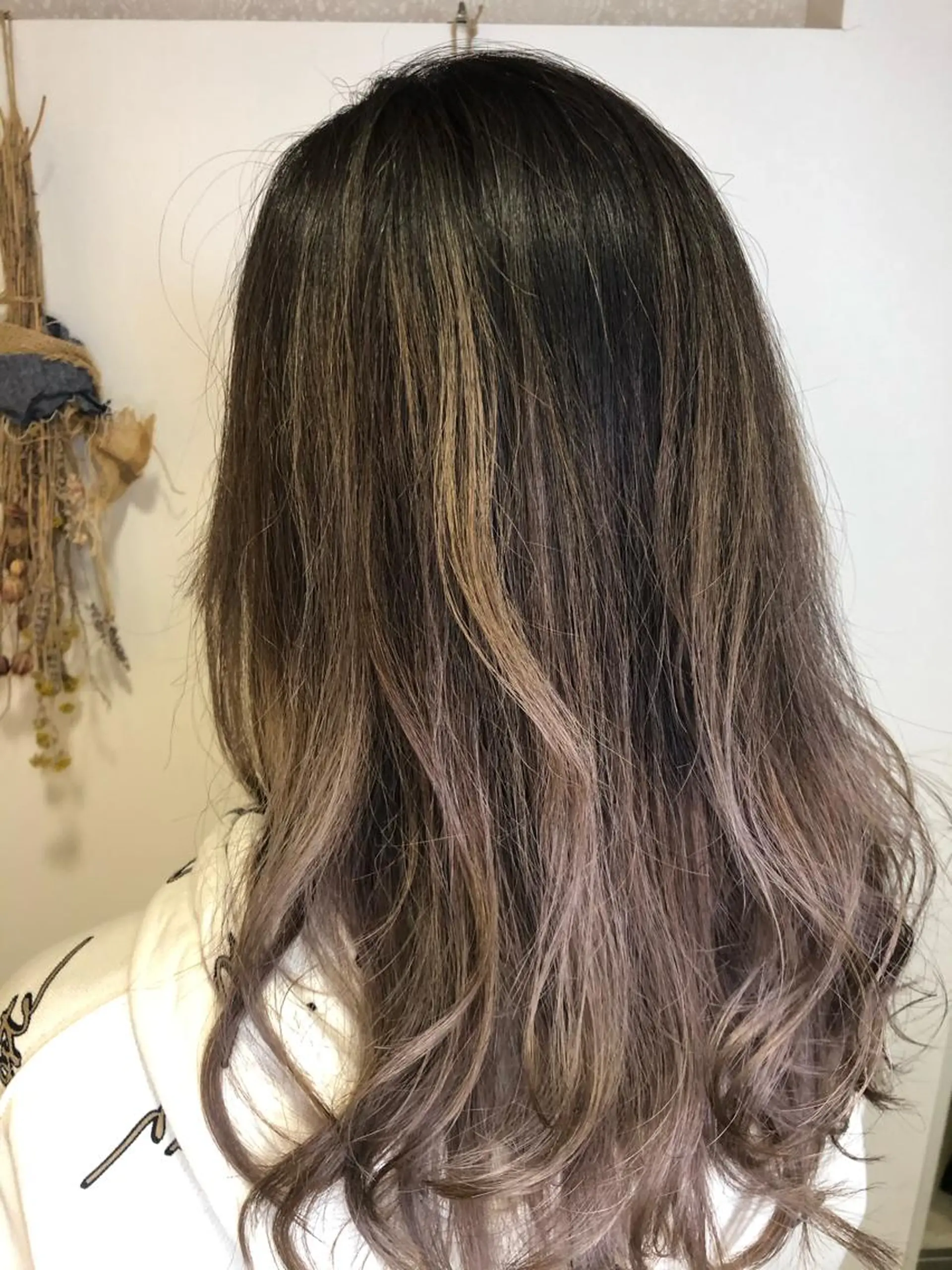 セミロング カラー バレイヤージュ ベージュカラー デザインカラー レイヤーカット ヘアカラー 門田 恭弥のヘアスタイル