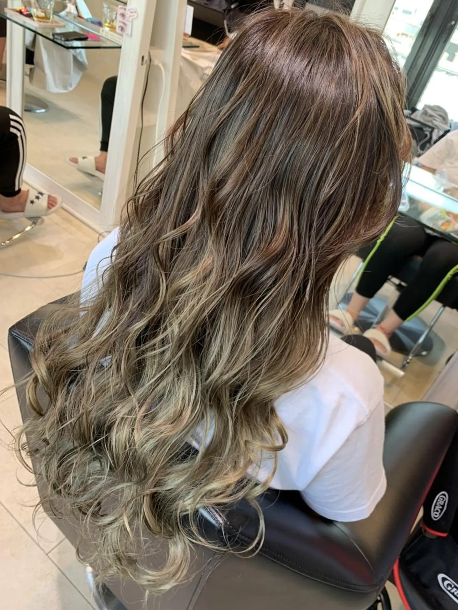 ロング CUT IN SHY 心斎橋店のヘアスタイル