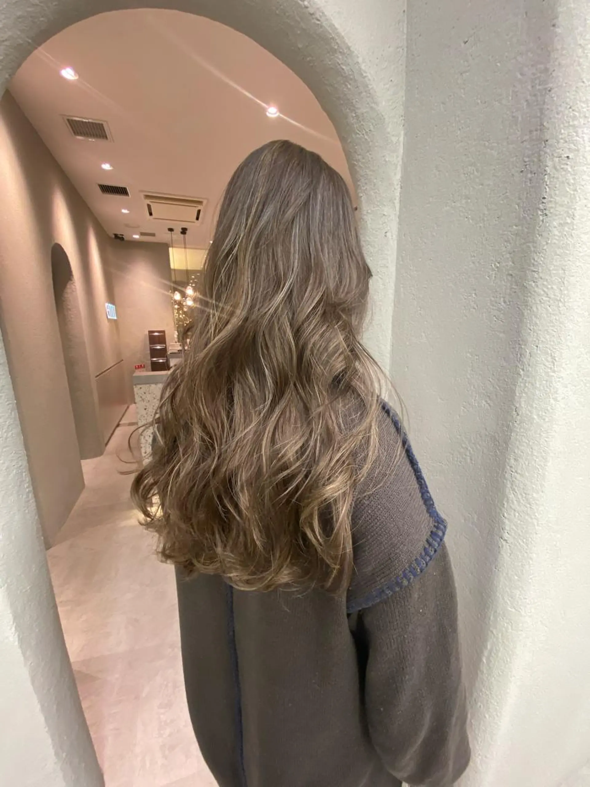 ロング カラー ベージュカラー ハイライトカラー ハイライト 高松 沙耶のヘアスタイル