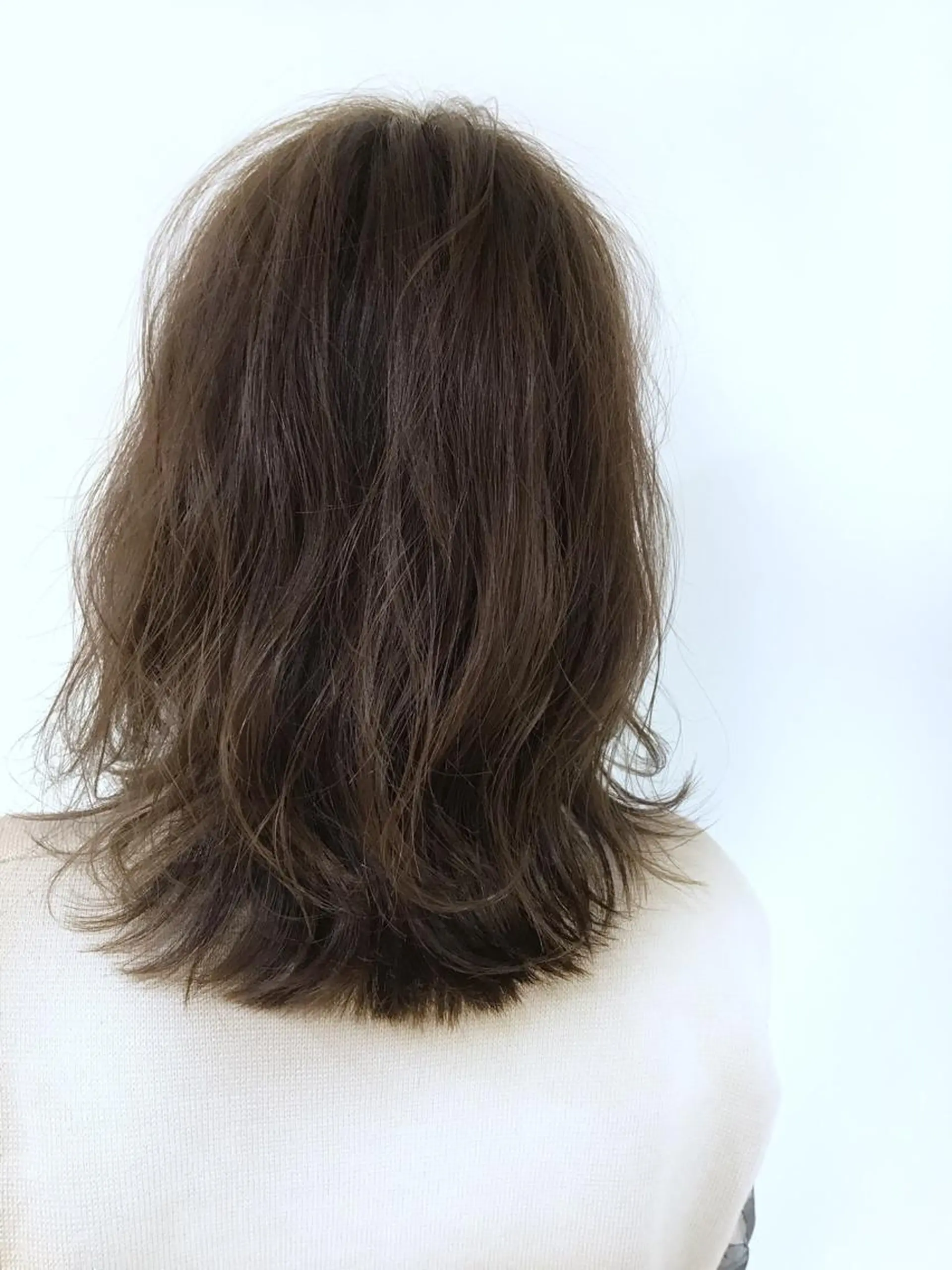 ミディアム カラー アッシュ アッシュグレー アッシュグレージュ グレージュ パーマ×ウルフカット koya☆のヘアスタイル