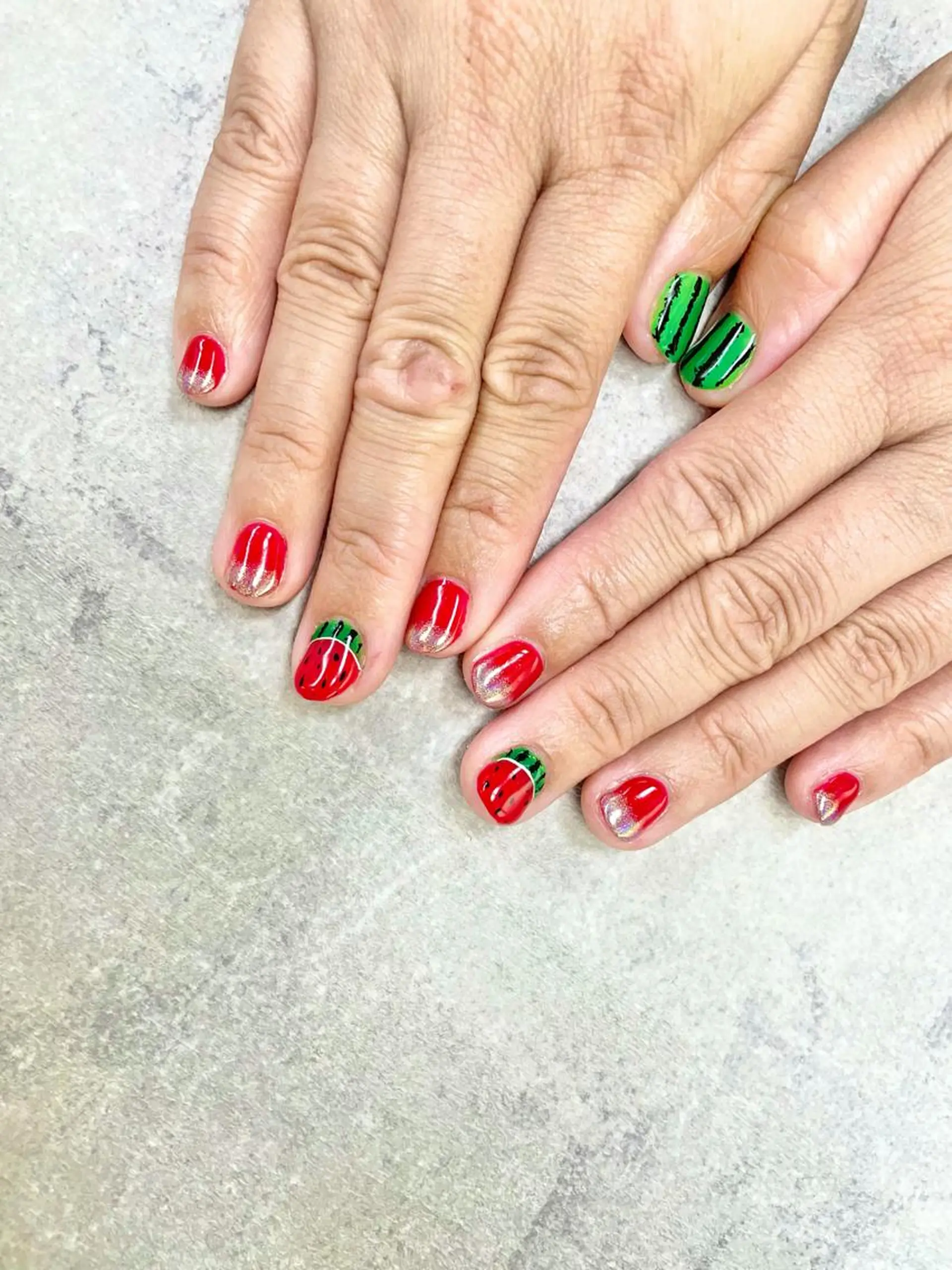 ネイル 赤色 ハンドネイル ハンドケア FASTNAIL PLUS 新宿店のネイルデザイン