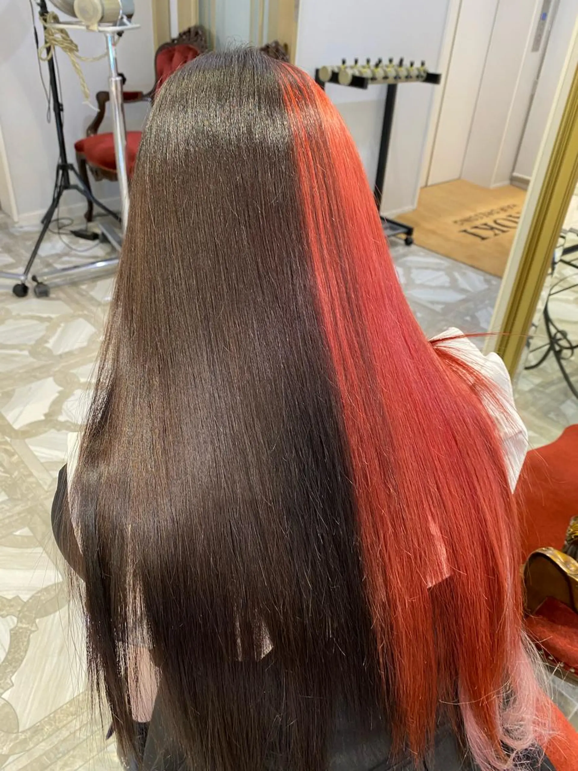 ロング カラー 🩵ブリーチと ブリーチ矯正の人🩵のヘアスタイル