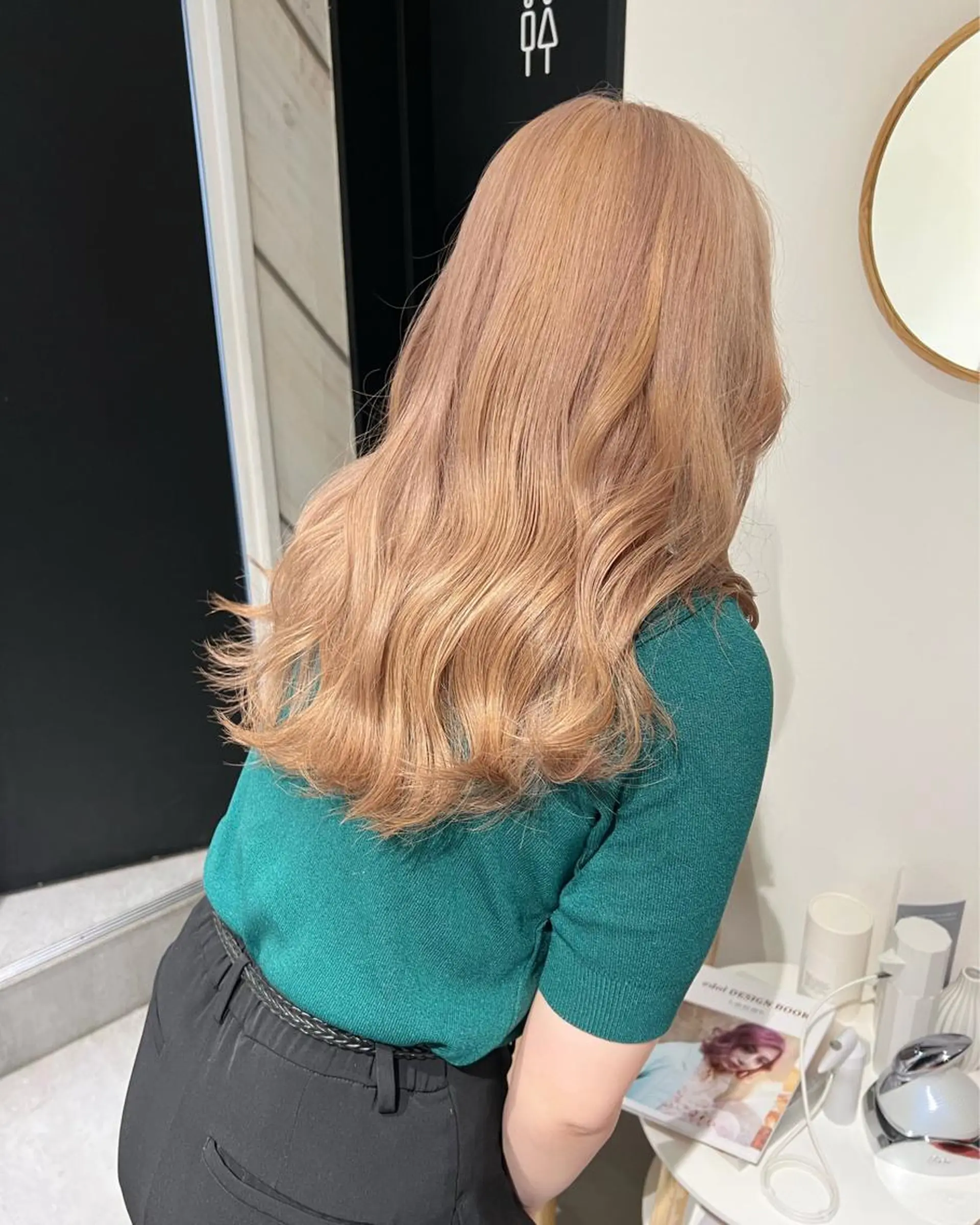 ミディアム デザイン🥇複雑履歴 ハイトーン特化のヘアスタイル