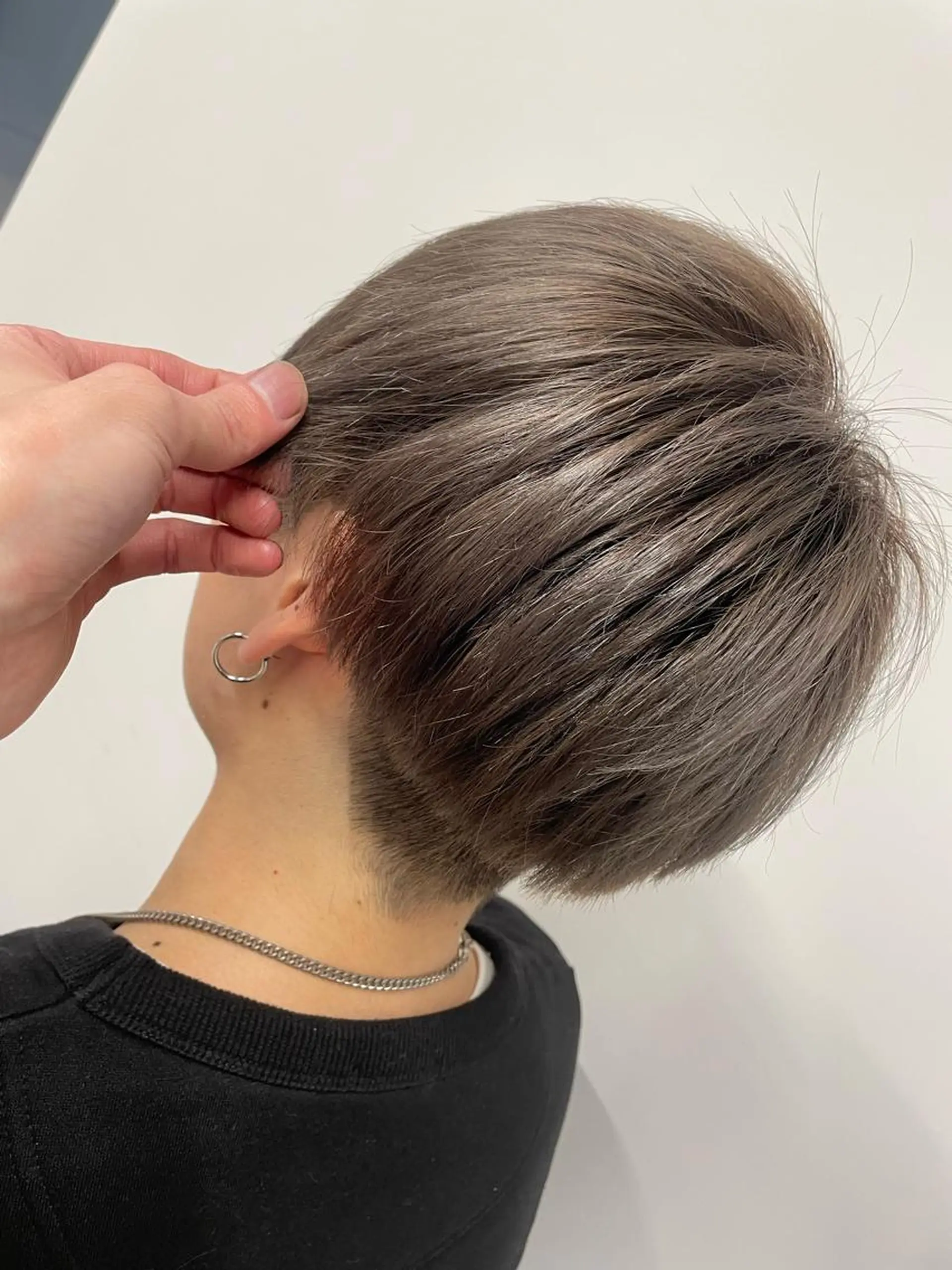 カラー メンズ グレージュ 🐺ウルフ/レイヤー カット/高嶋湧大のヘアスタイル