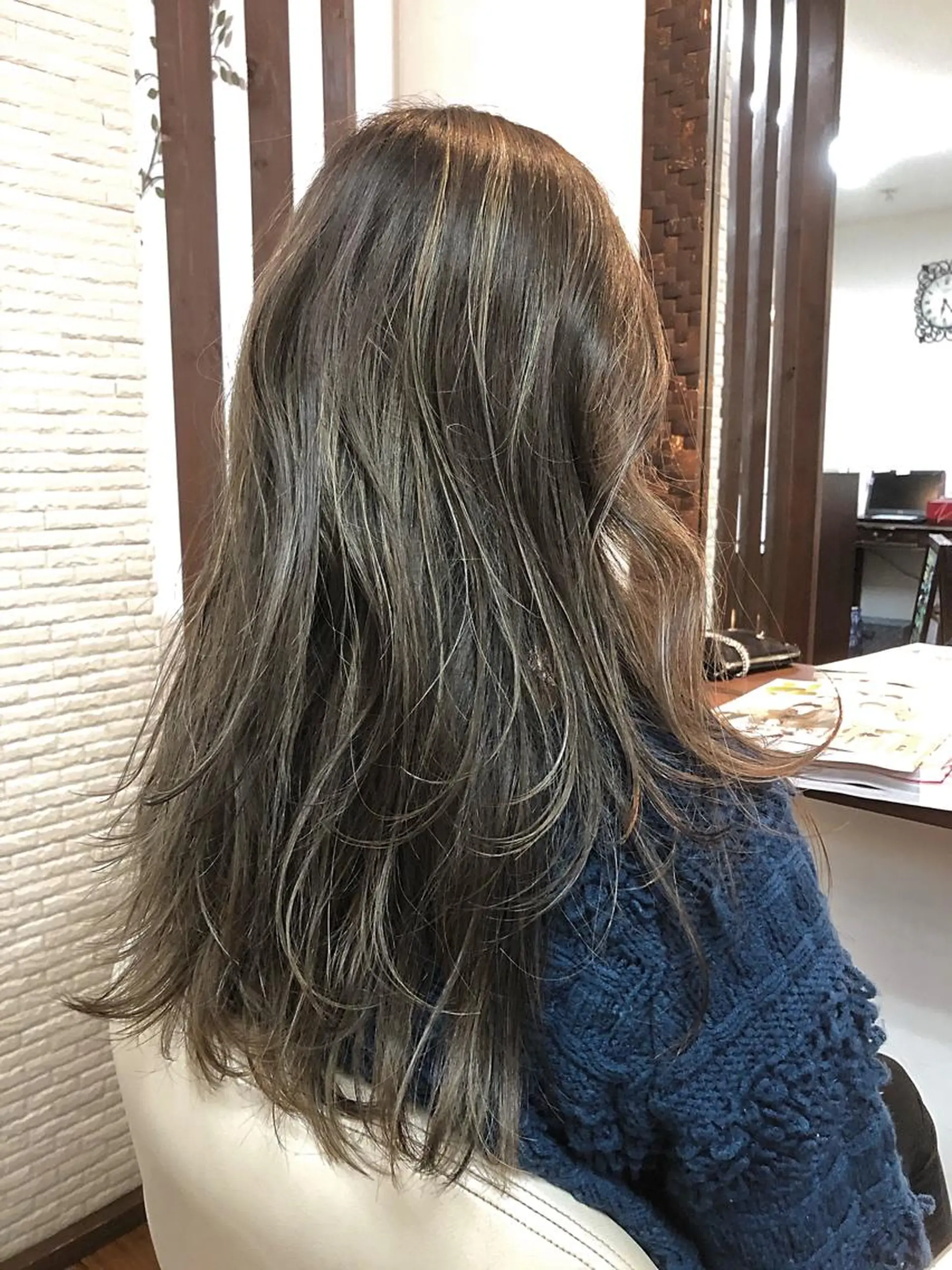 ロング カラー ヘアと眉Otsuka Hikari💆‍♀のヘアスタイル
