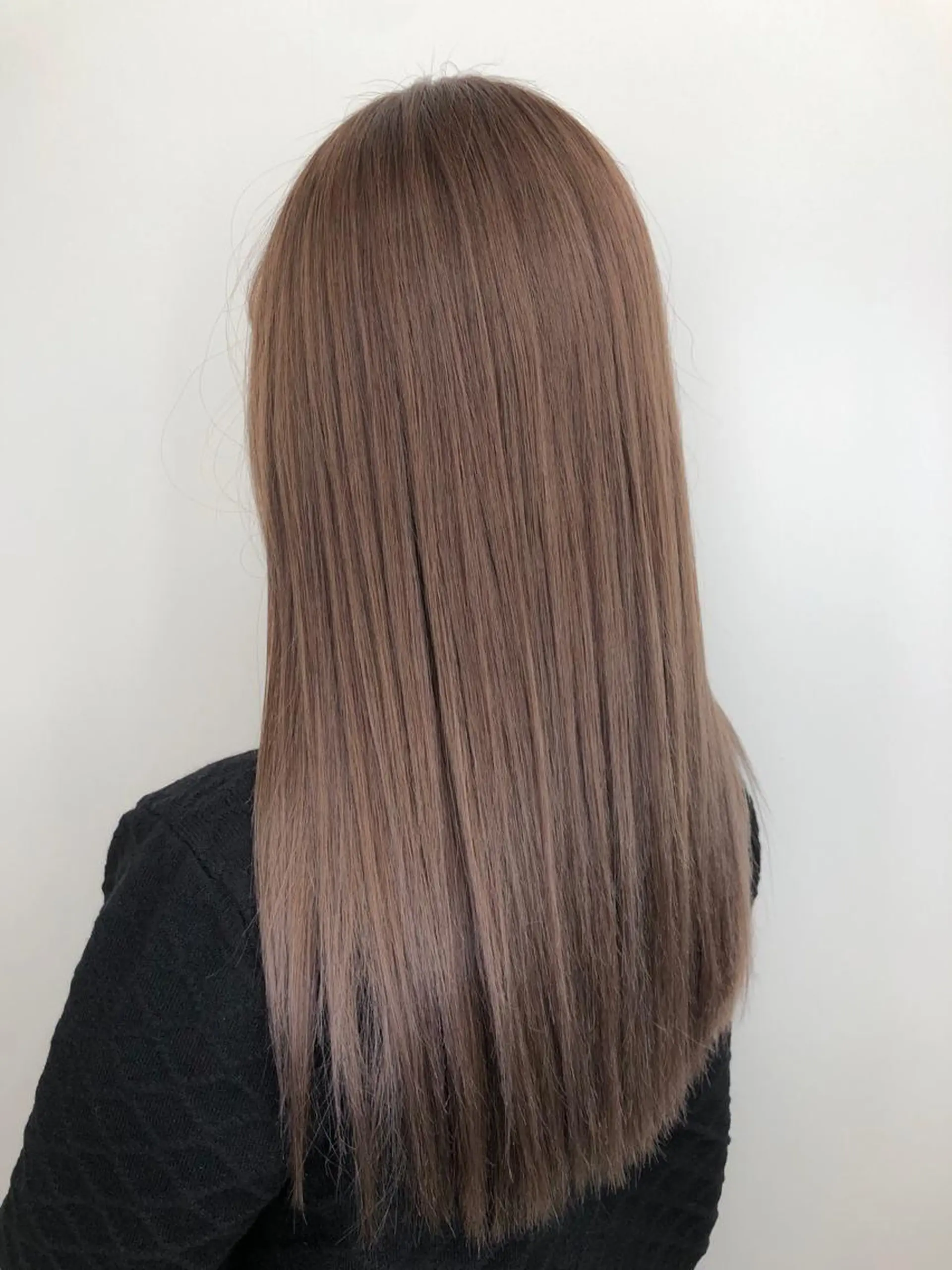 ロング カラー アッシュ ブリーチ ミルクティーアッシュ 【透明感、艶髪】西村 有司のヘアスタイル