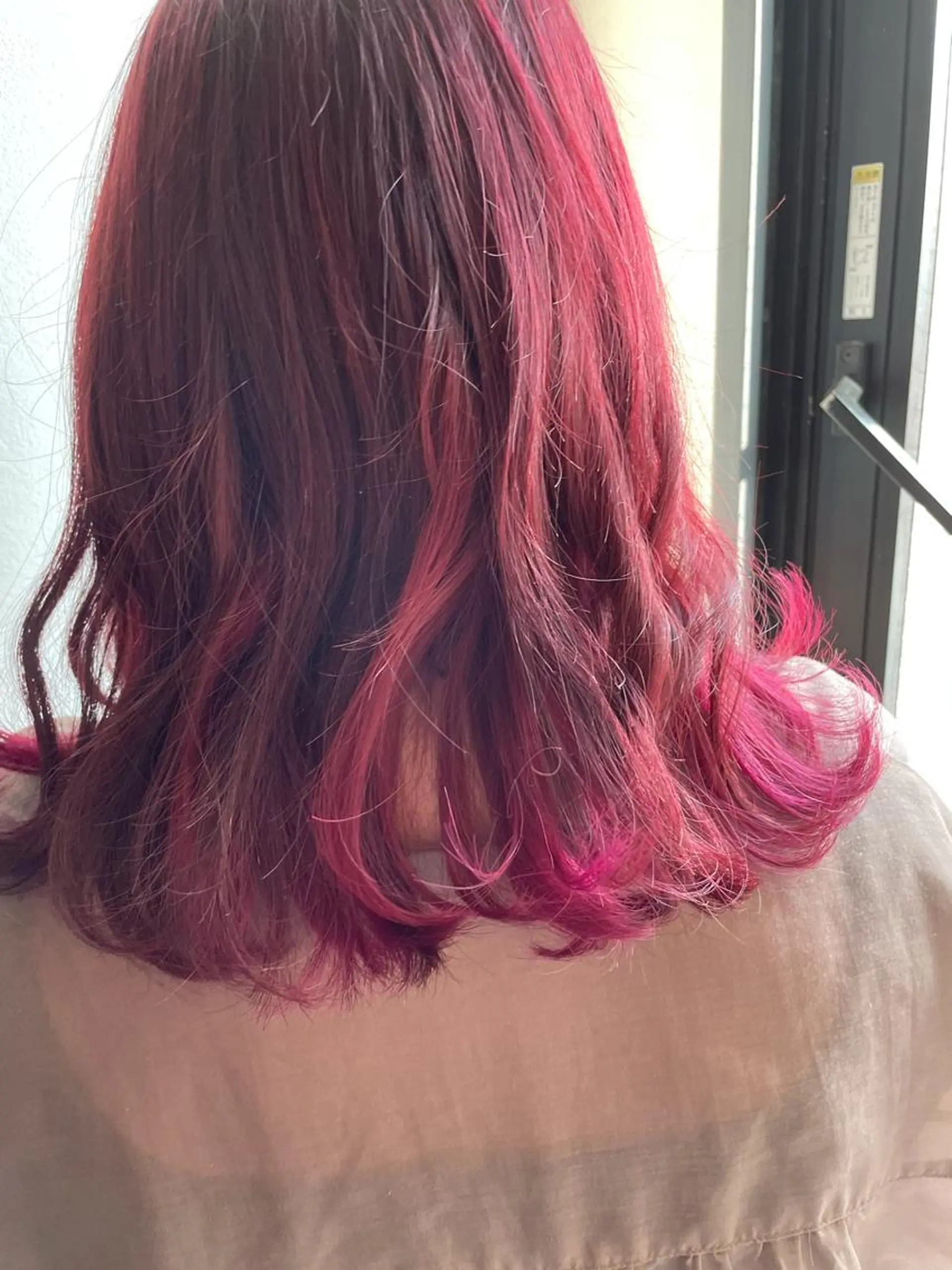 セミロング カラー レッドカラー ヘアカラー 松佐 ゆかりのヘアスタイル