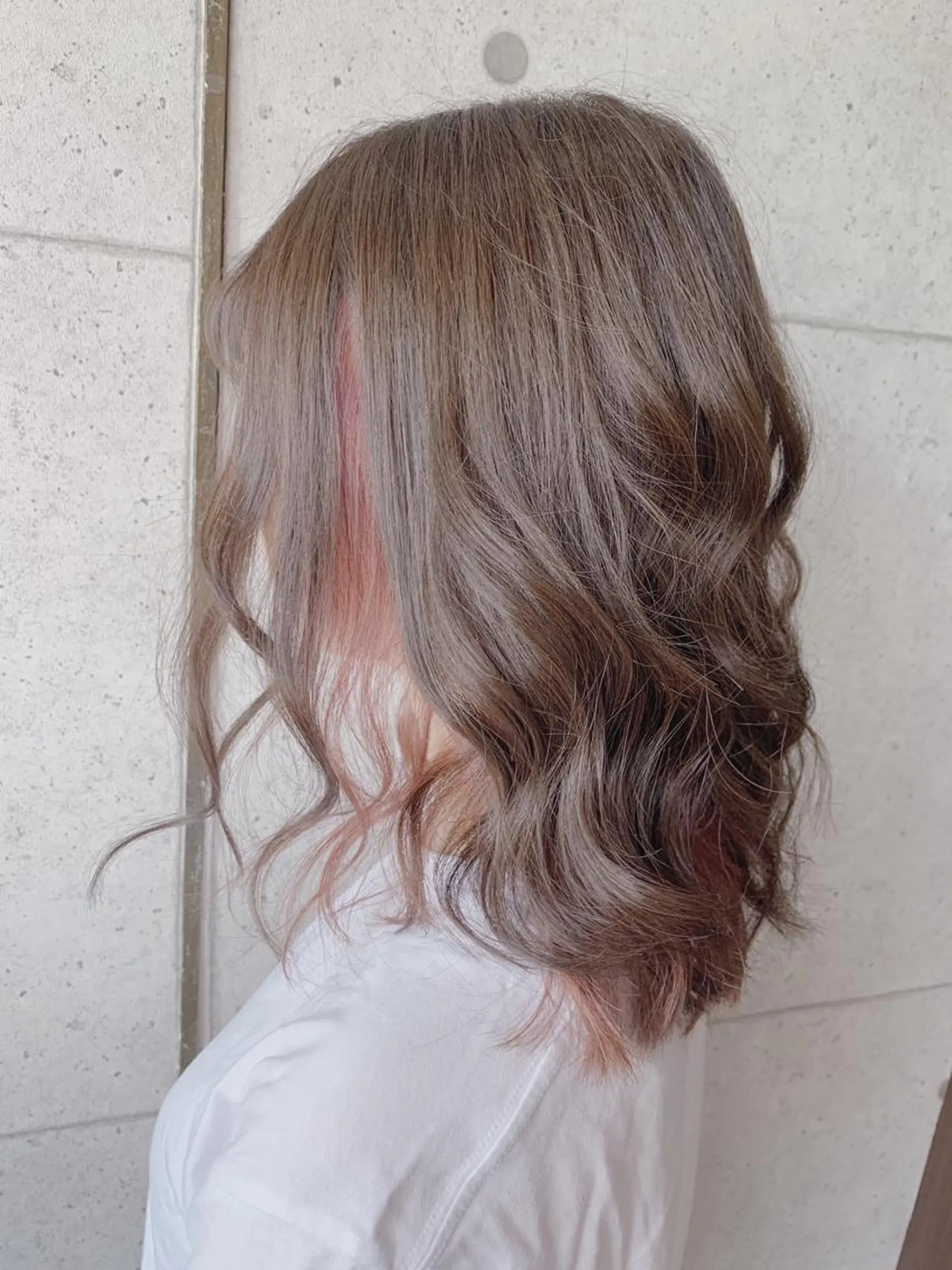 ミディアム カラー インナーカラー 福森 みずきのヘアスタイル