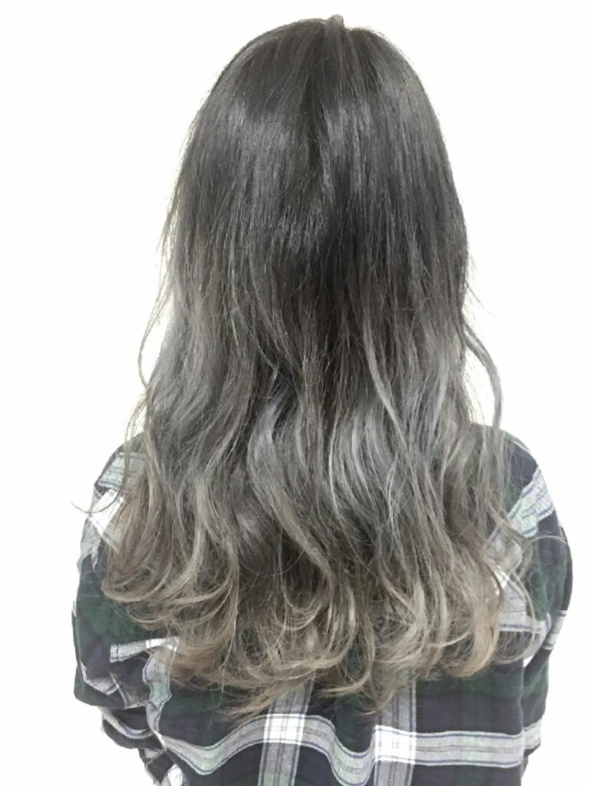 ロング セミロング カラー アッシュ ブリーチ グラデーションカラー ハイトーンカラー 【Sweep】おじま のぞみのヘアスタイル