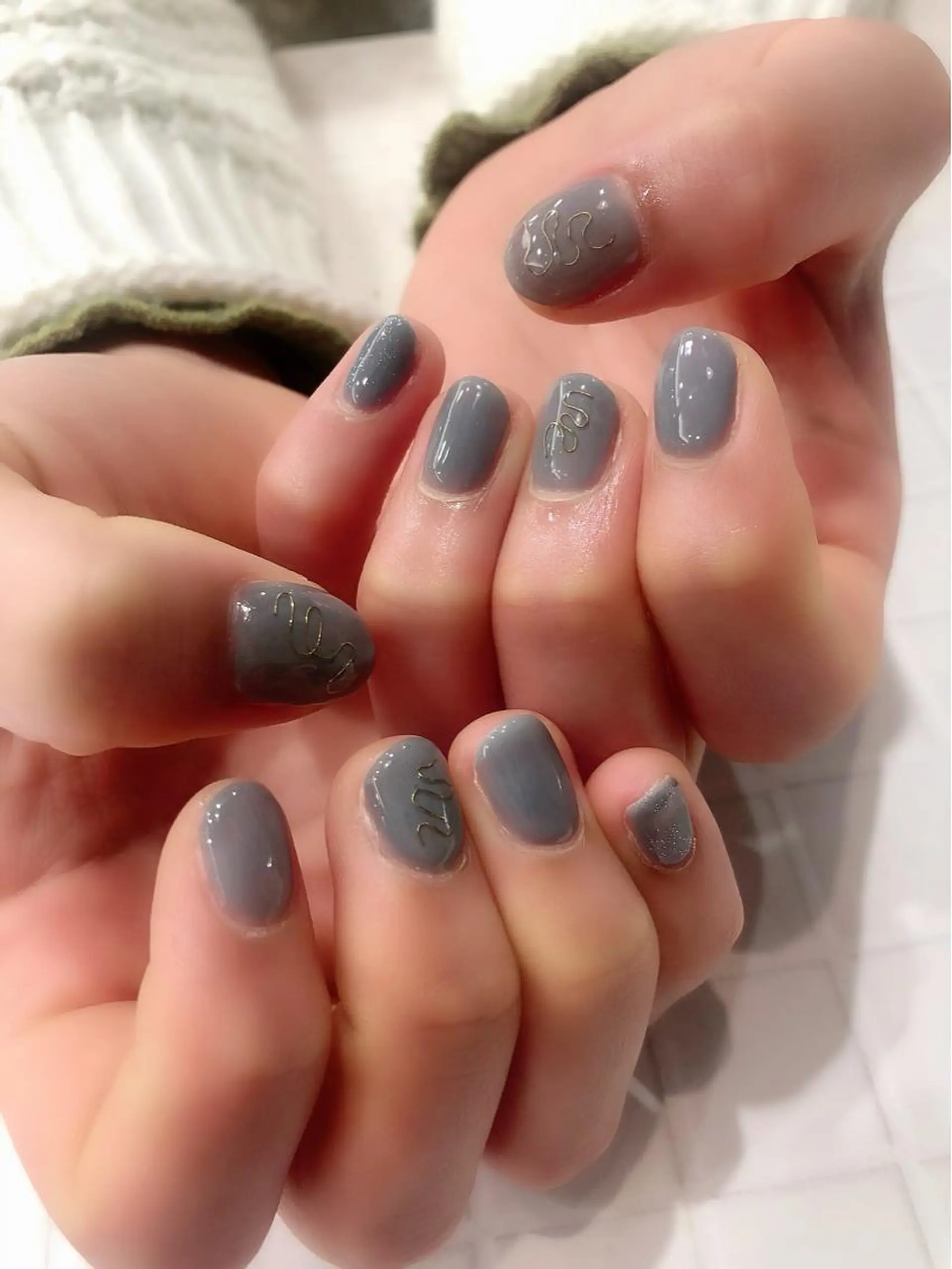 ネイル 成瀬 妃生路のヘアスタイル