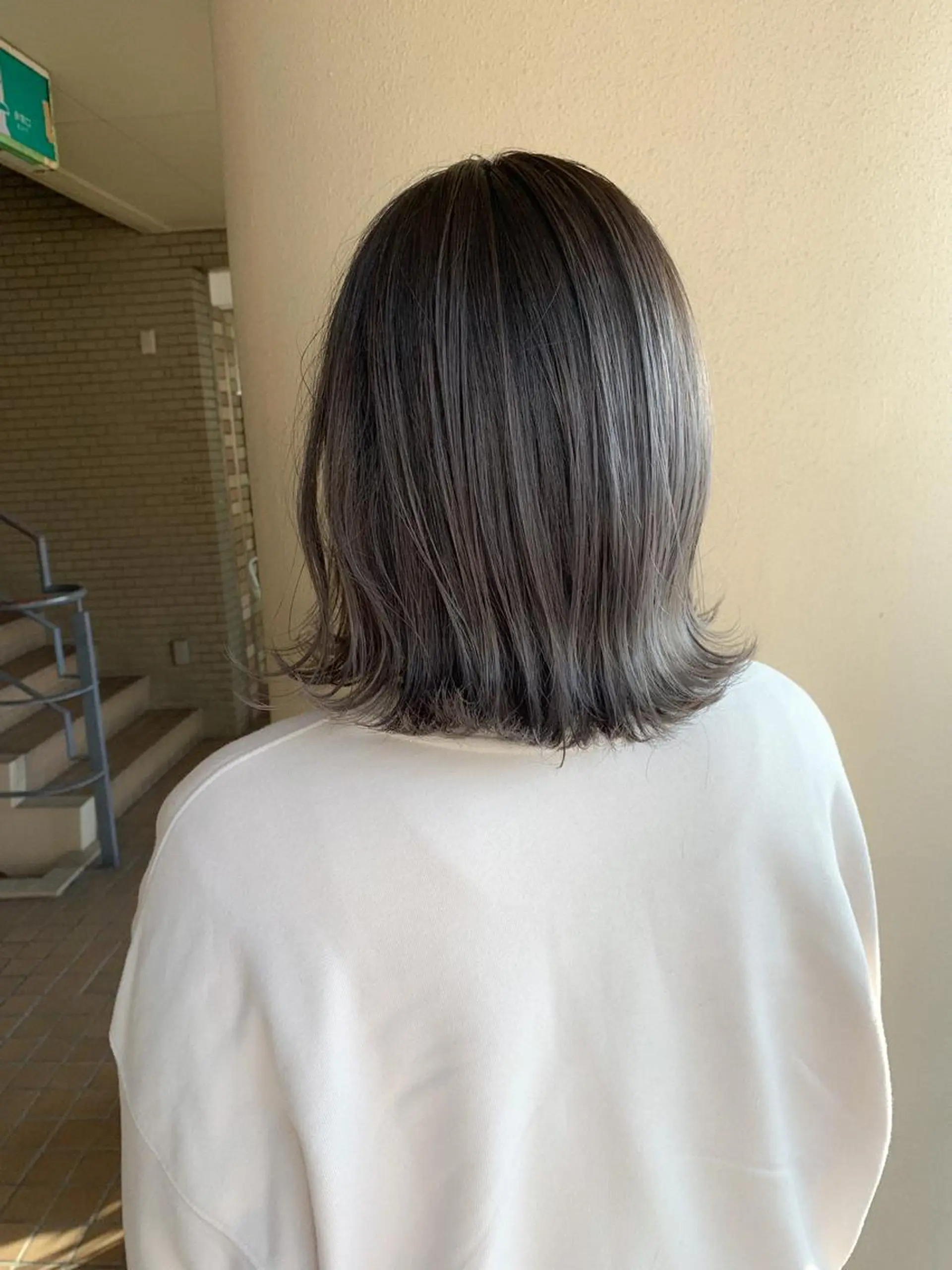 ミディアム カラー バレイヤージュ ボブ レイヤーカット 外ハネヘア 本町/新町/心斎橋 透明感カラーSANCのヘアスタイル
