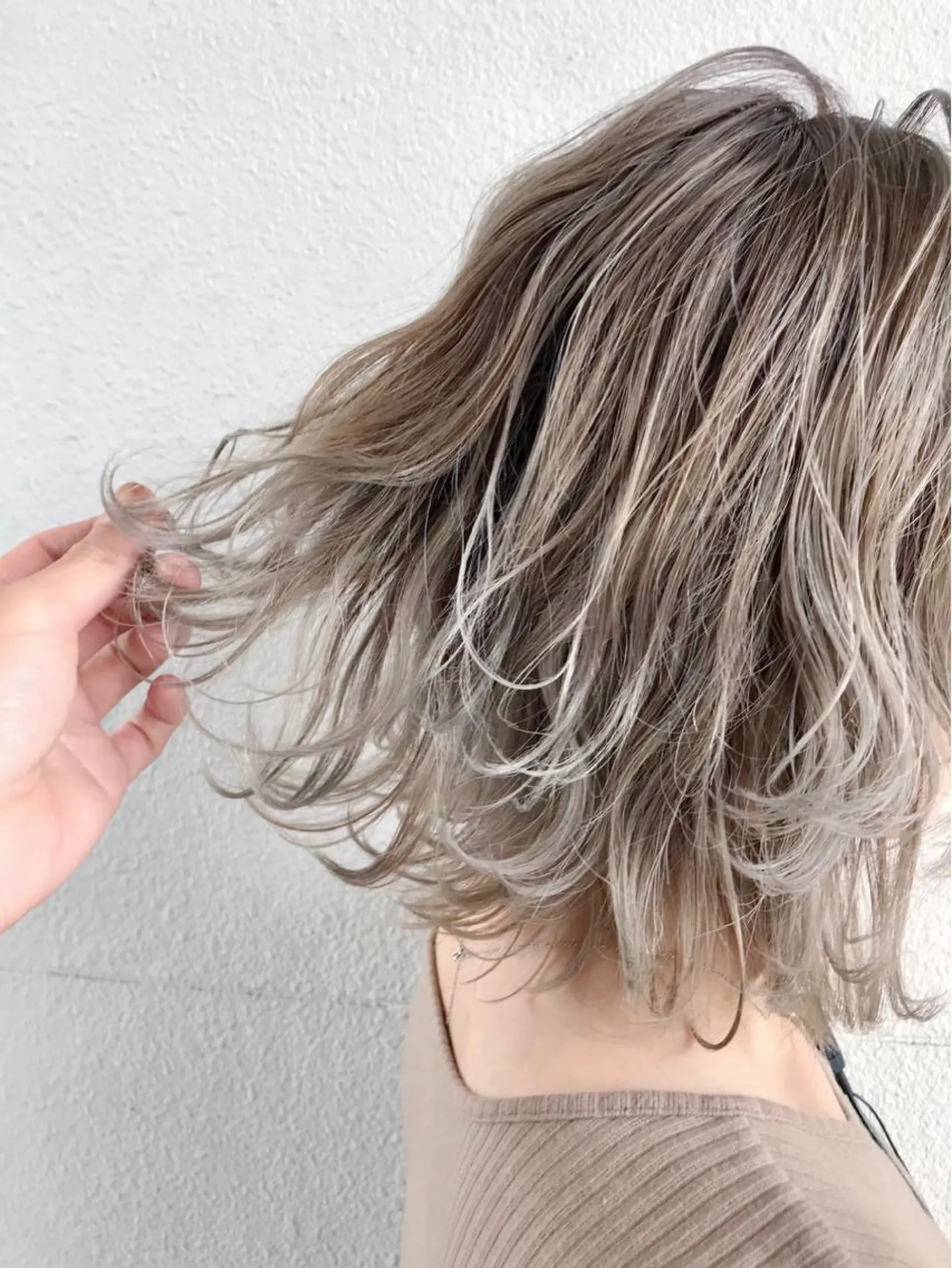 ショート カラー バレイヤージュ ブリーチ レイヤーカット ボブ・レイヤーカット 吉敷航一のヘアスタイル