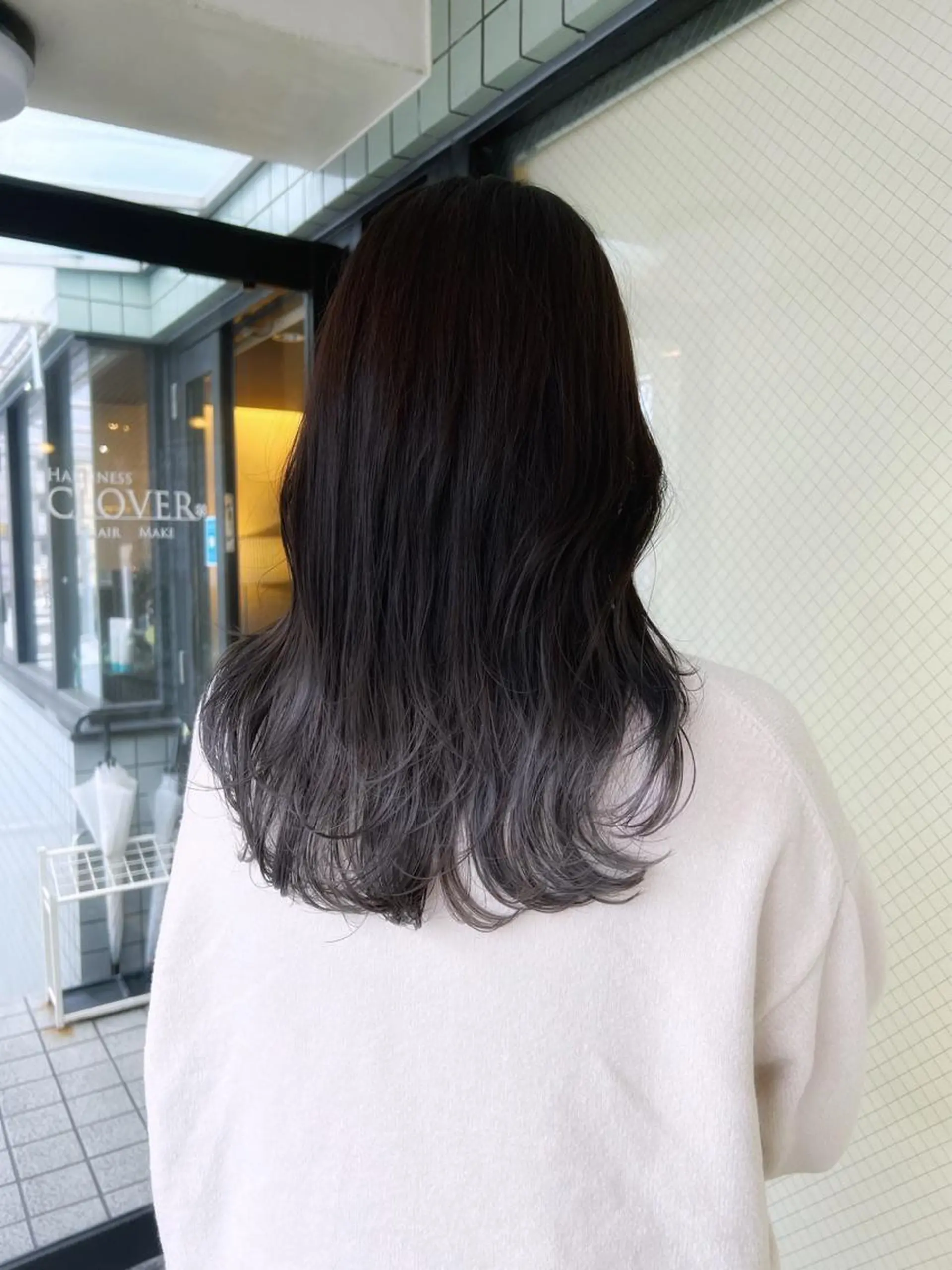 ロング カラー グラデーションカラー ロング カット ヘアカラー トリートメント 進 詩織のヘアスタイル