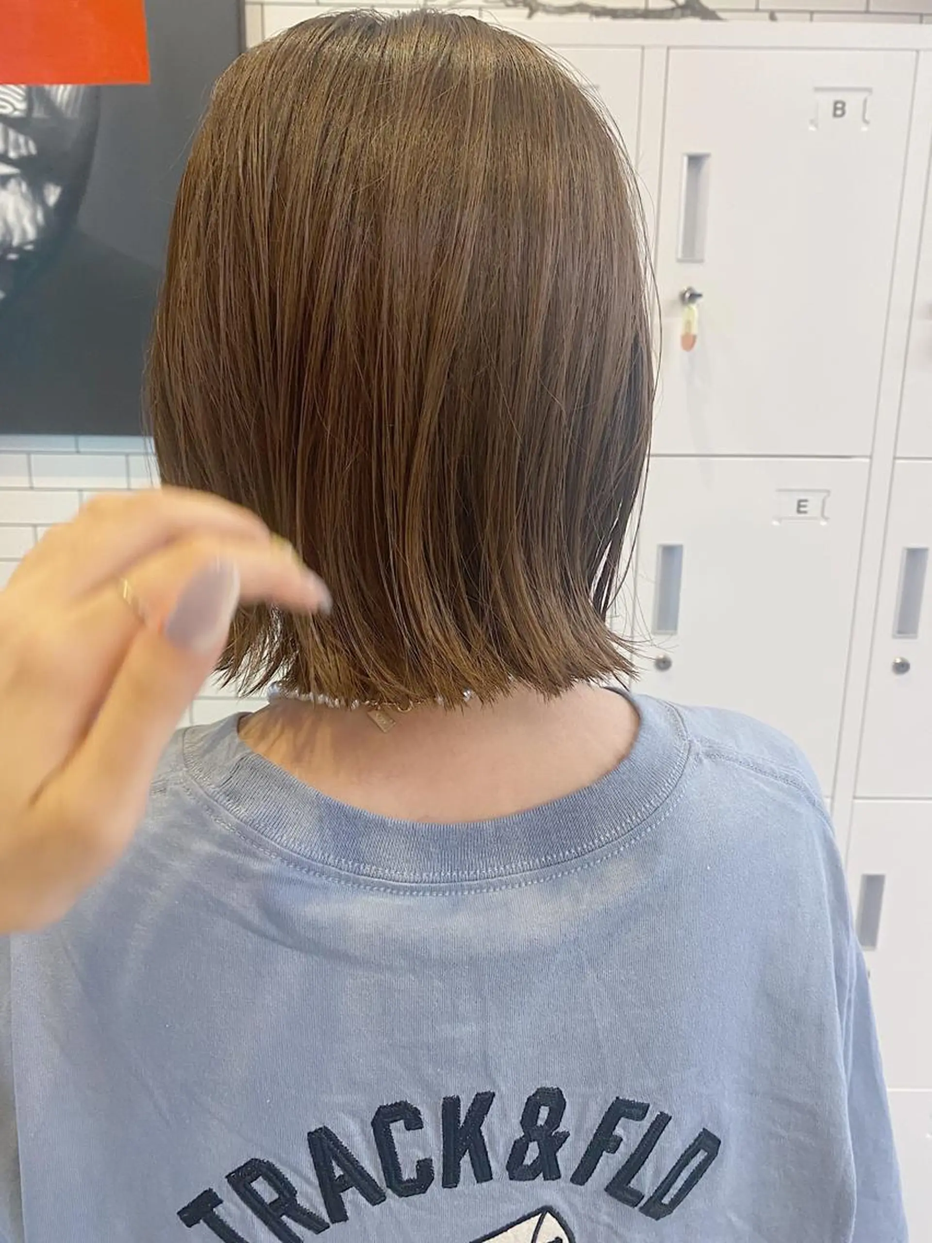 ショート カラー ヘアアレンジ 切りっぱなしボブ アッシュ ベージュカラー ハイライトカラー オリーブベージュ カット ヘアカラー トリートメント Kawaguchi Arisaのヘアスタイル