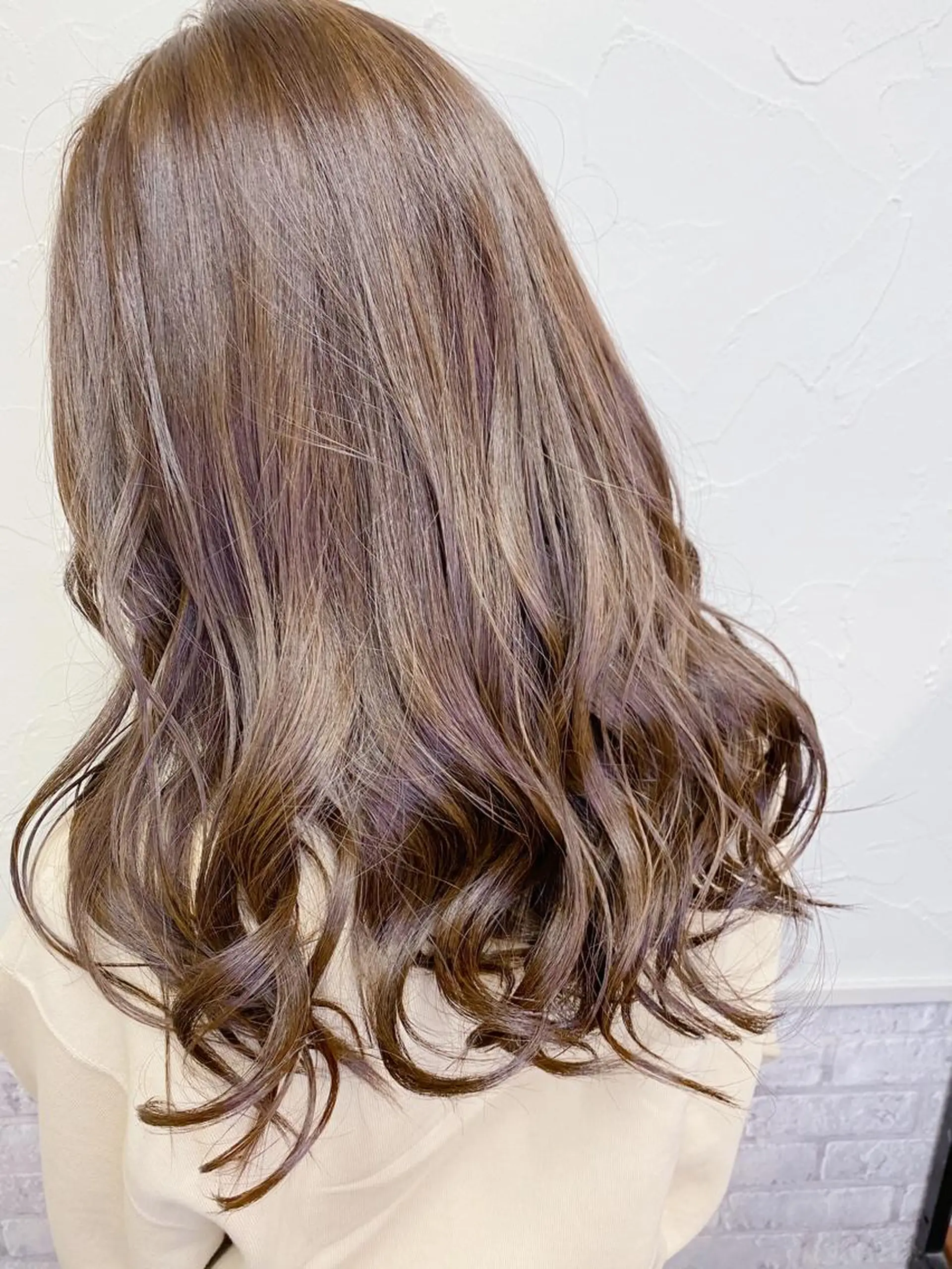 ロング カラー ベージュカラー ブリーチ ミルクティーベージュ ブリーチなしカラー 髪質改善/レイヤー ストウシンゴのヘアスタイル