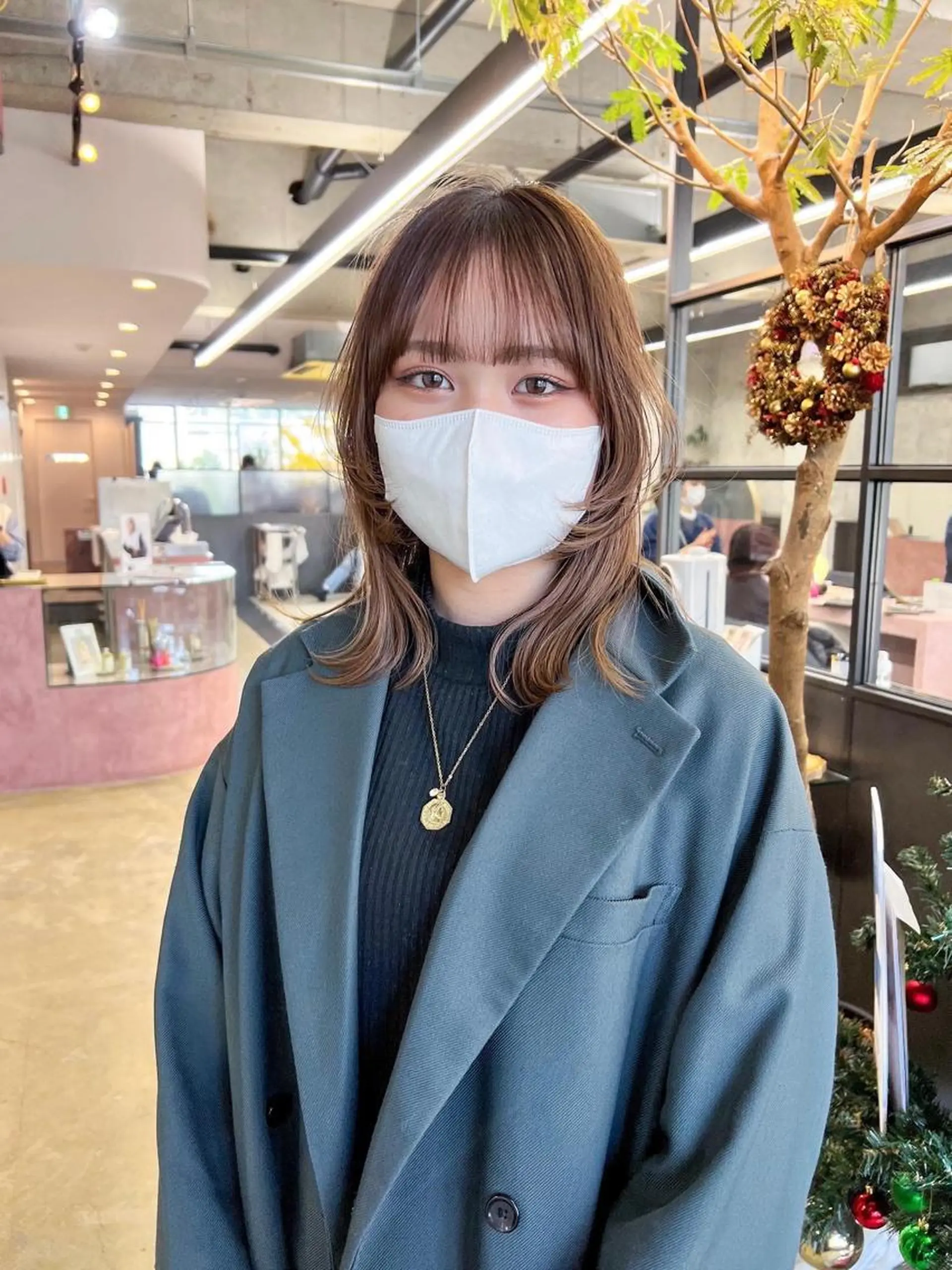 セミロング 顔まわりレイヤー レイヤーカット ウルフカット 水野 雪 /パーマ/暖色カラーのヘアスタイル