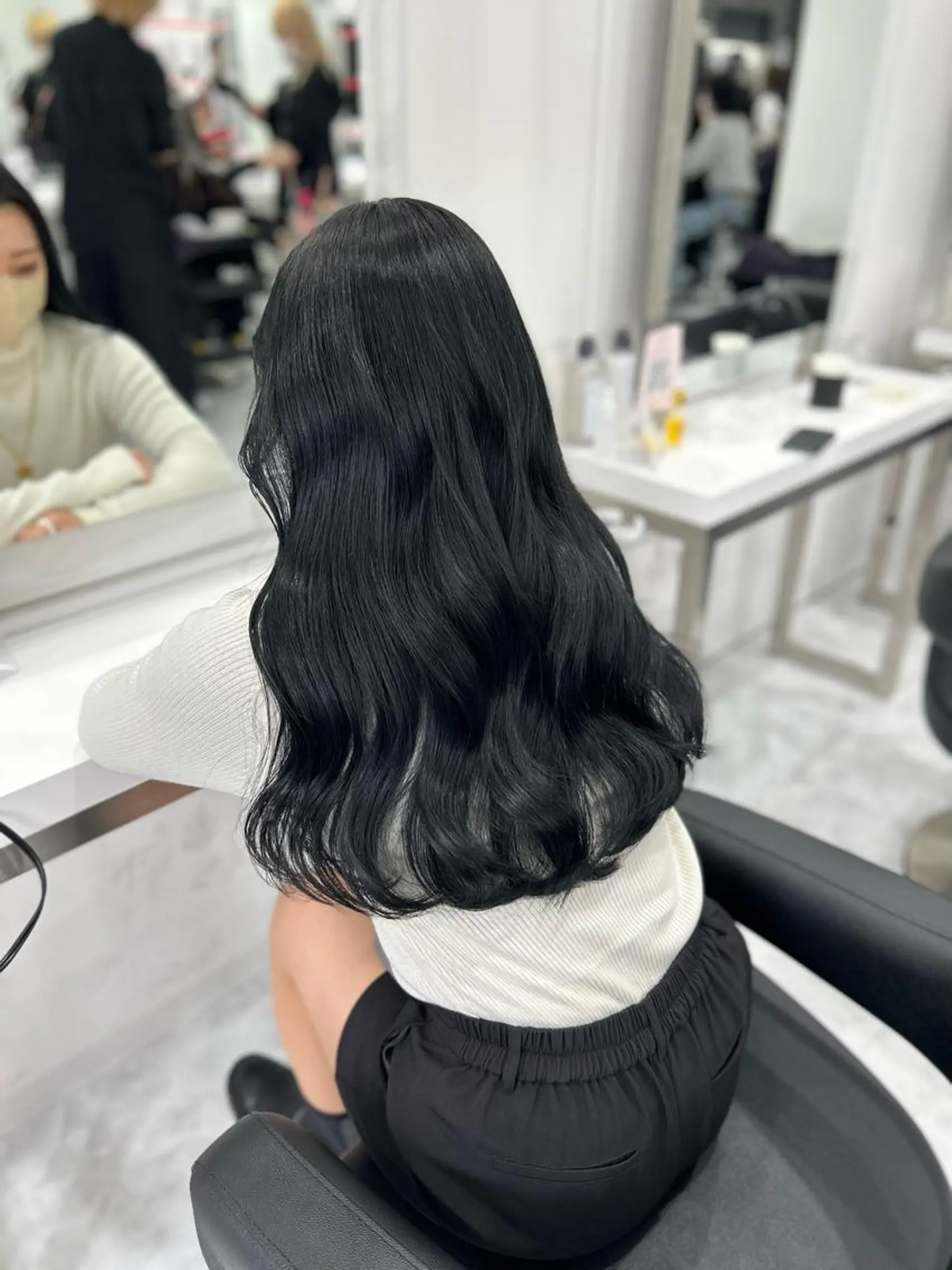 カラー カット ヘアカラー トリートメント ヘッドスパ ヘアセット 🤍ハイトーン寒色 🤍MADOKAのヘアスタイル