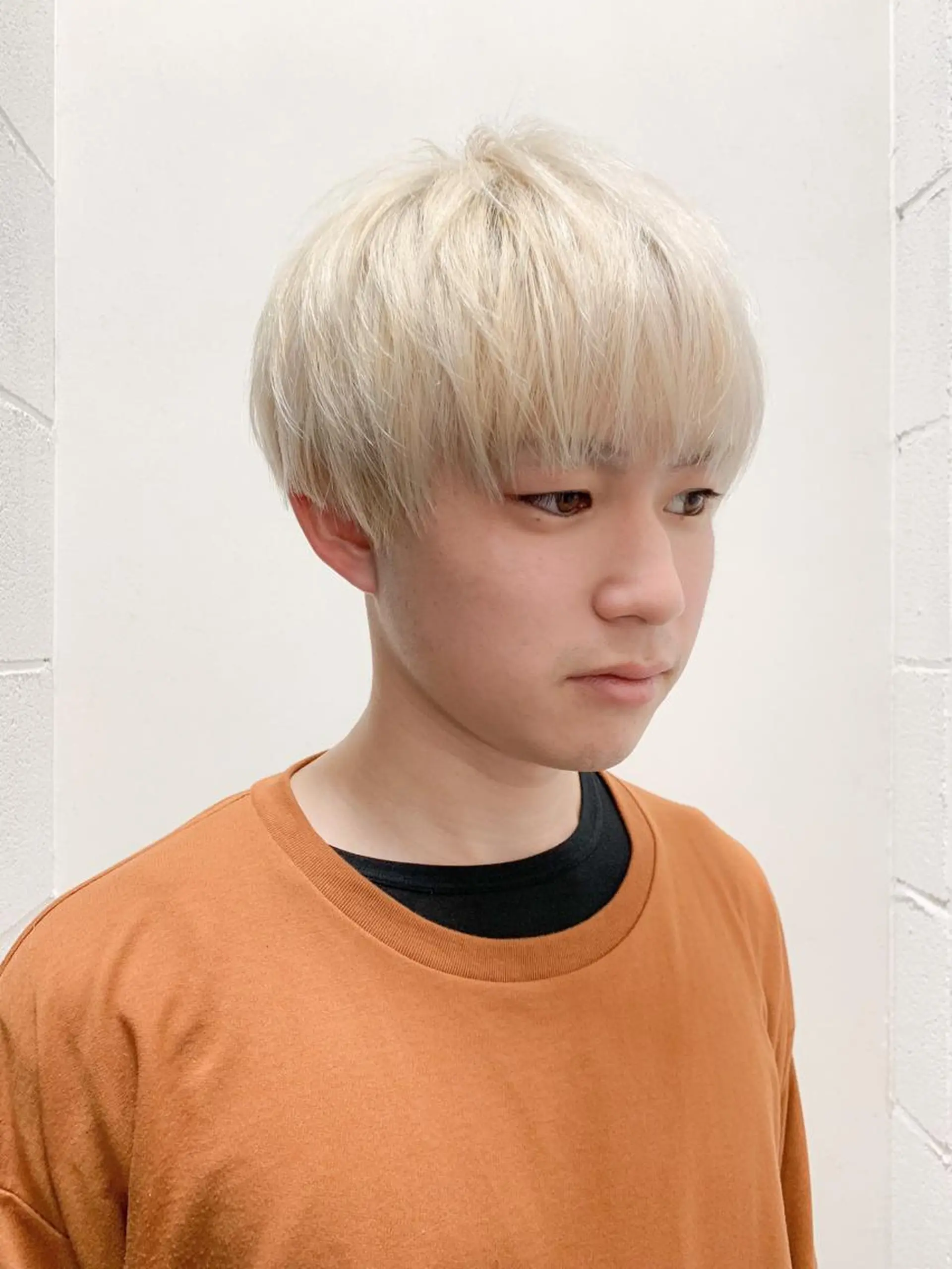 ショート カラー メンズ メンズブリーチ ブリーチ ブロンド ホワイトブロンド ヘアカラー トリートメント THE./ブリーチ 透感カラー/髪質改善のヘアスタイル