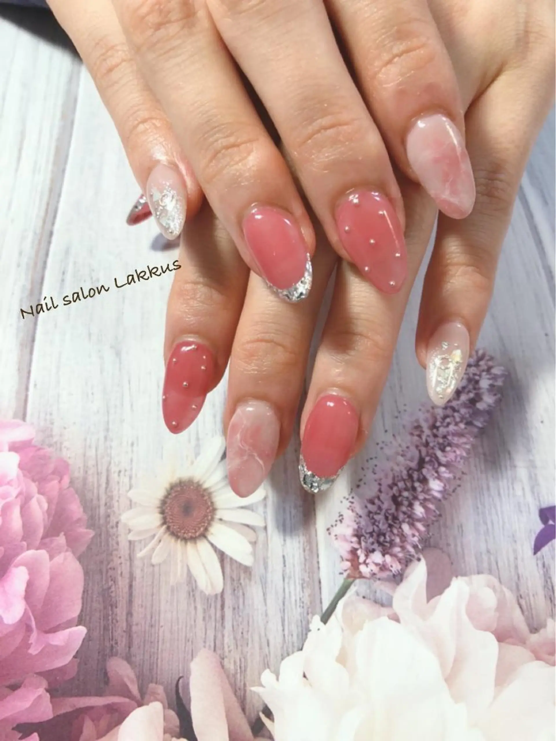 ネイル Lakkus T－CHIのネイルデザイン