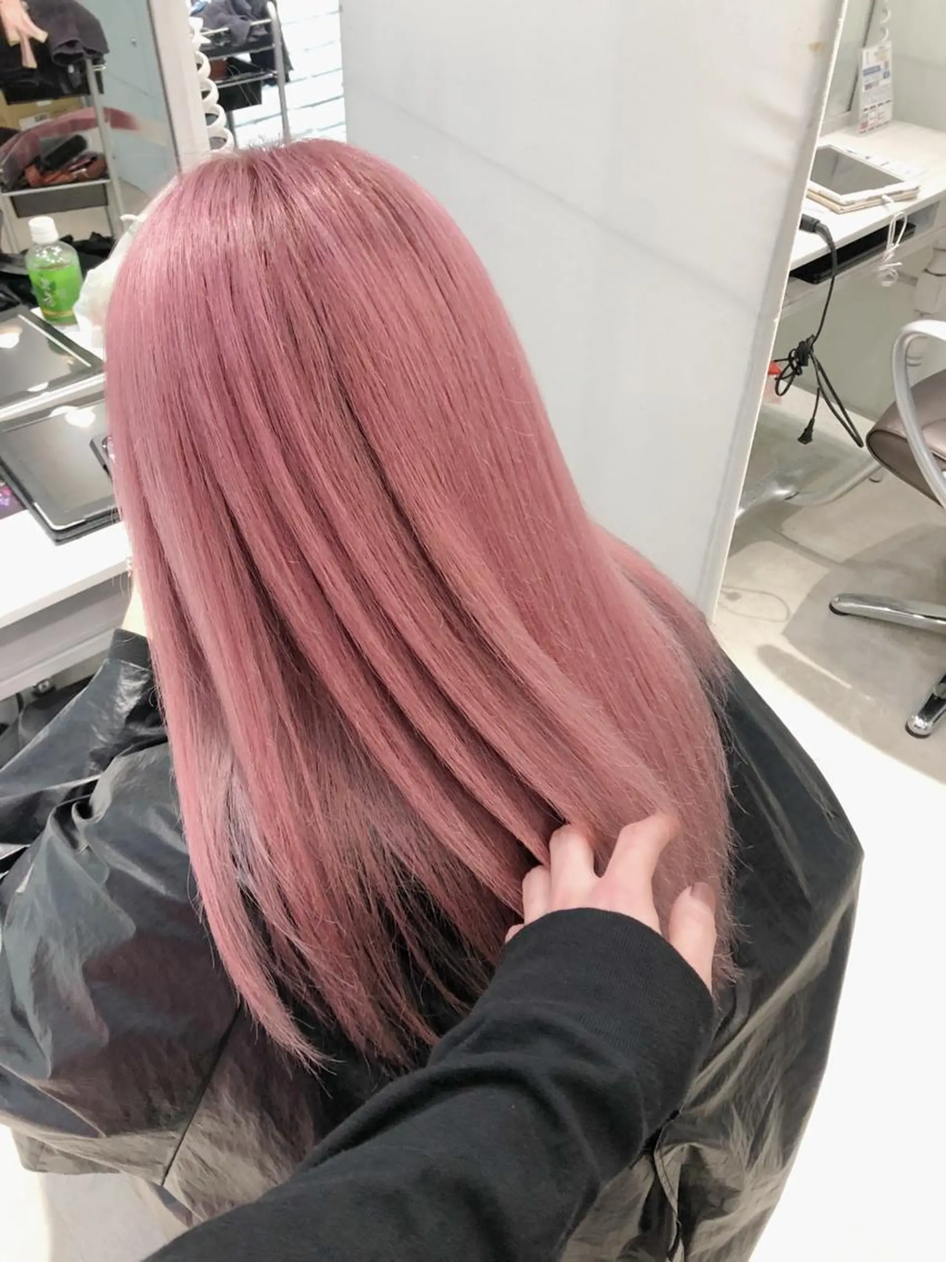 ロング カラー ヘアアレンジ メンズ キッズ メンズブリーチ アッシュ ベージュカラー ブリーチ ブラウンカラー ヘアカラー トリートメント ヘアセット 💟Chloe原宿店 🩶ハイトーンのヘアスタイル