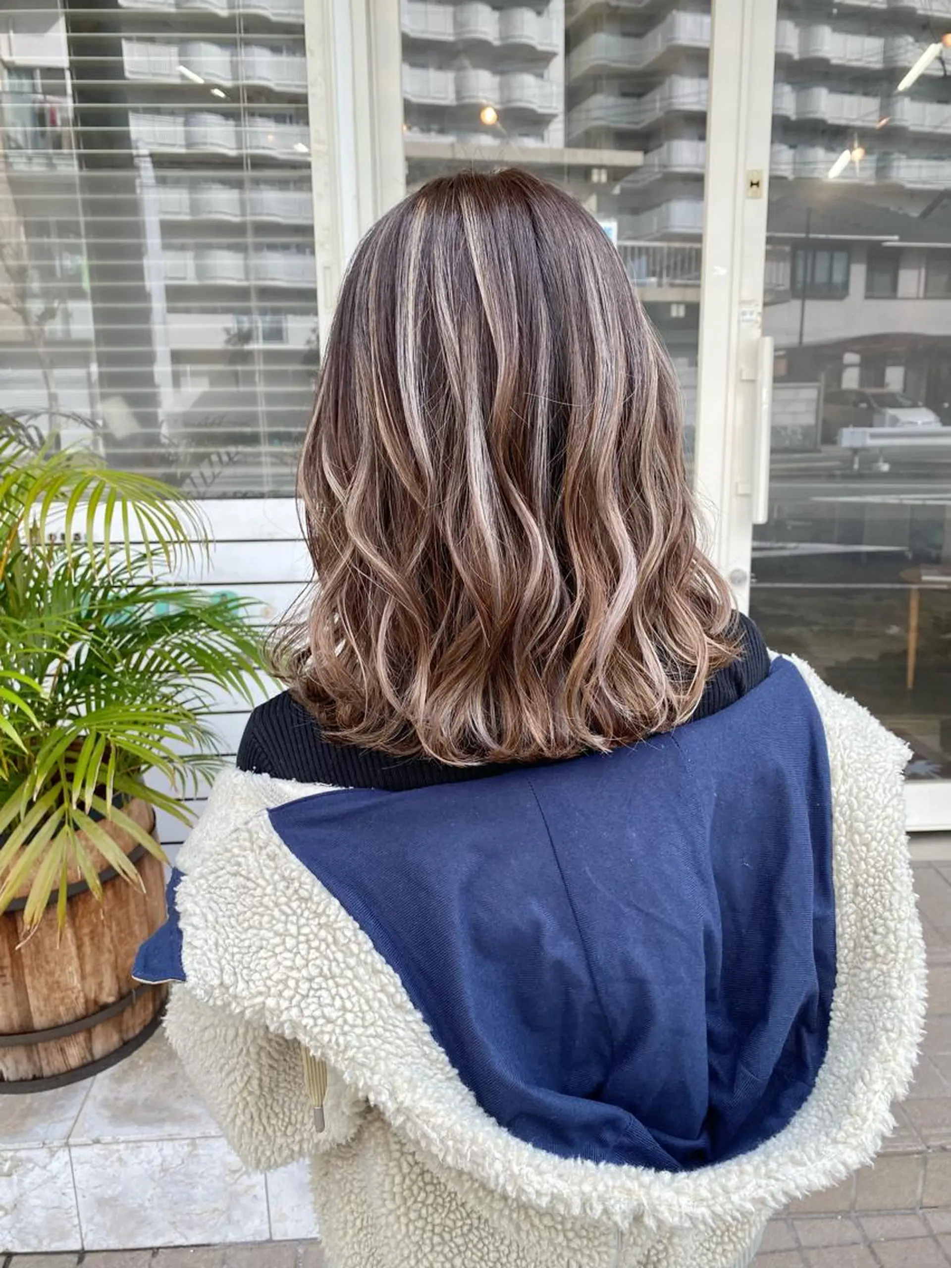 ミディアム 山本 茉希のヘアスタイル