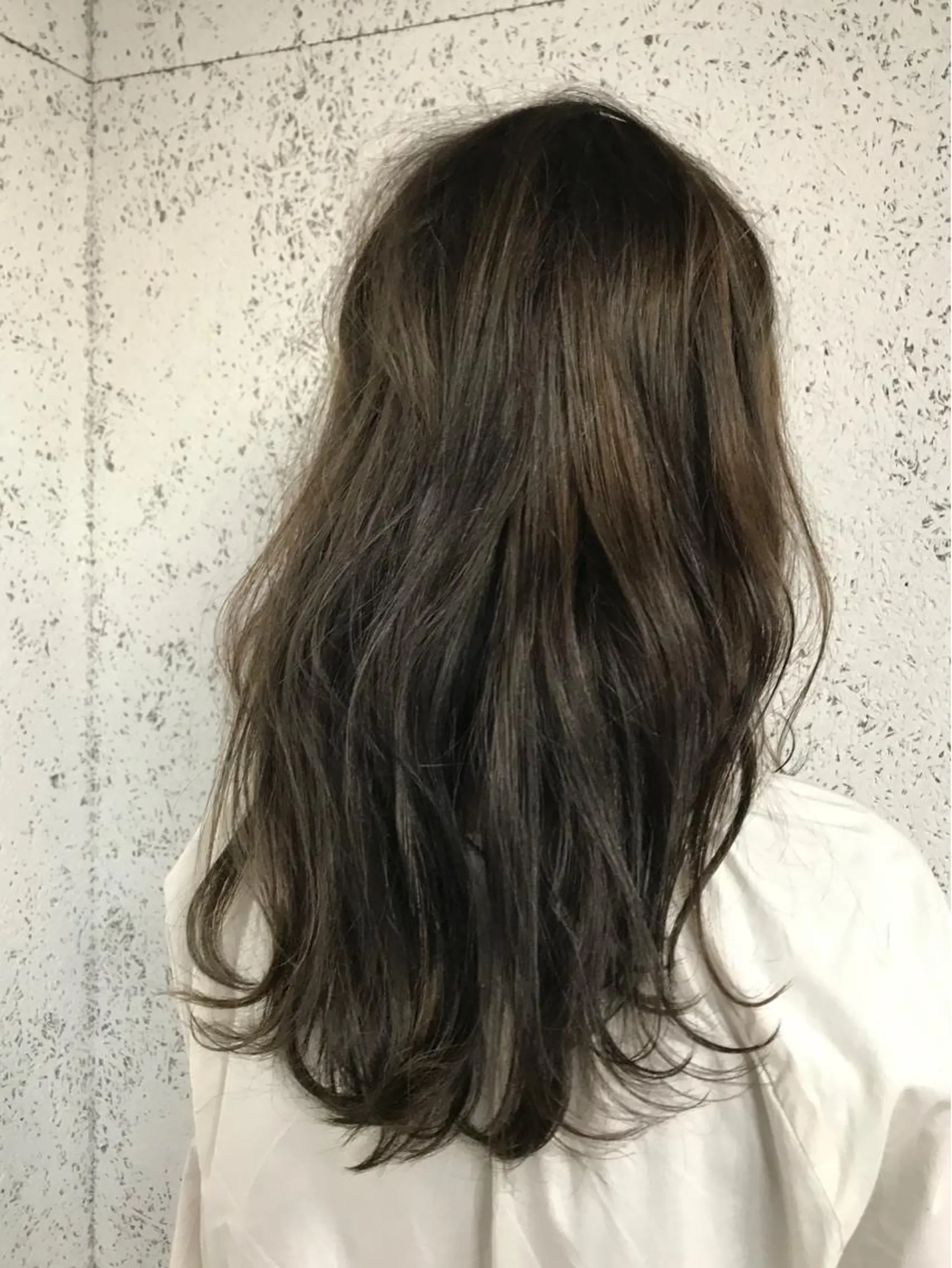 セミロング カラー KOOKI スティードトーキョーのヘアスタイル