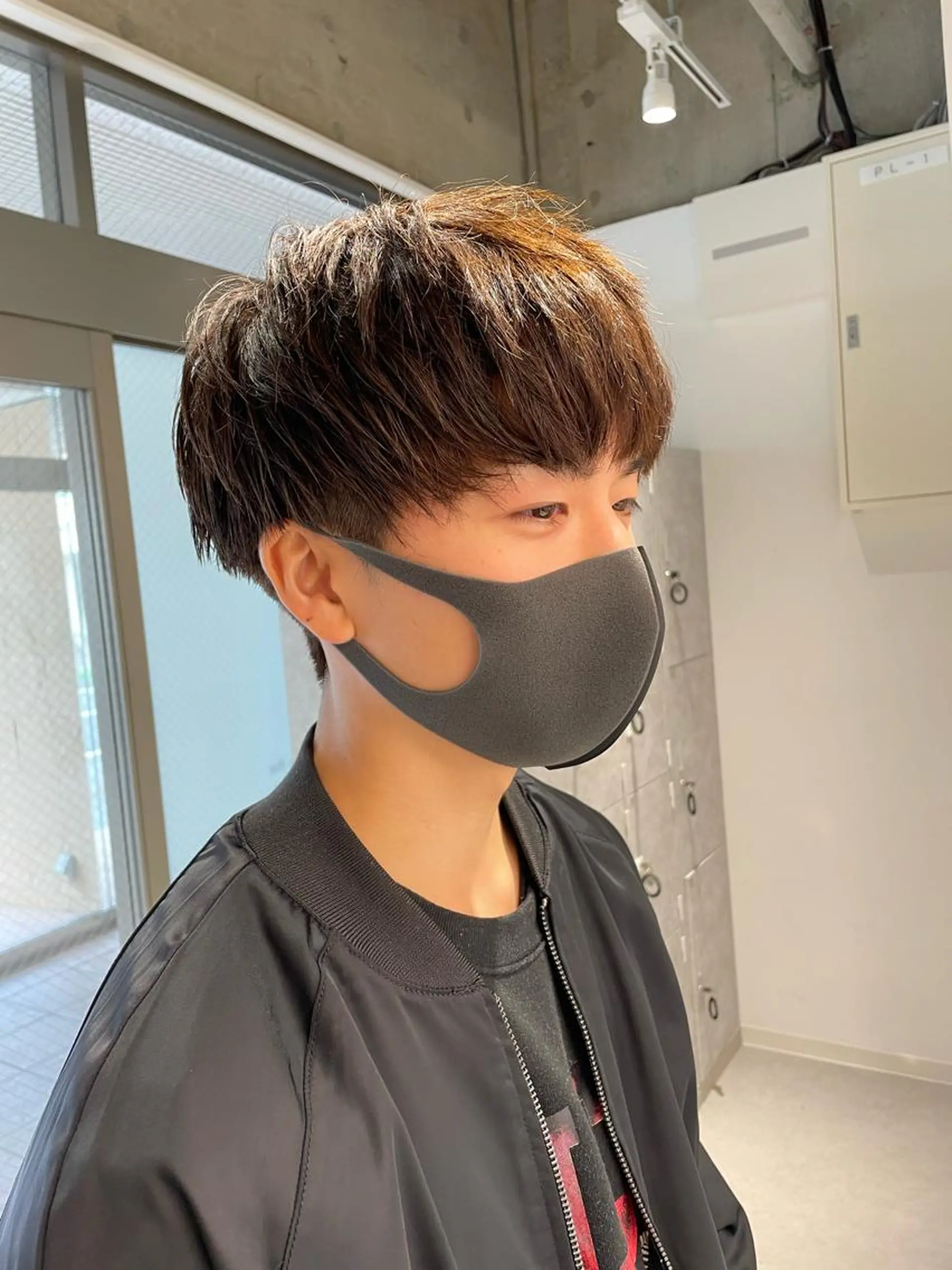 メンズ アイブロウ 眉カラー スズキ シオリのヘアスタイル