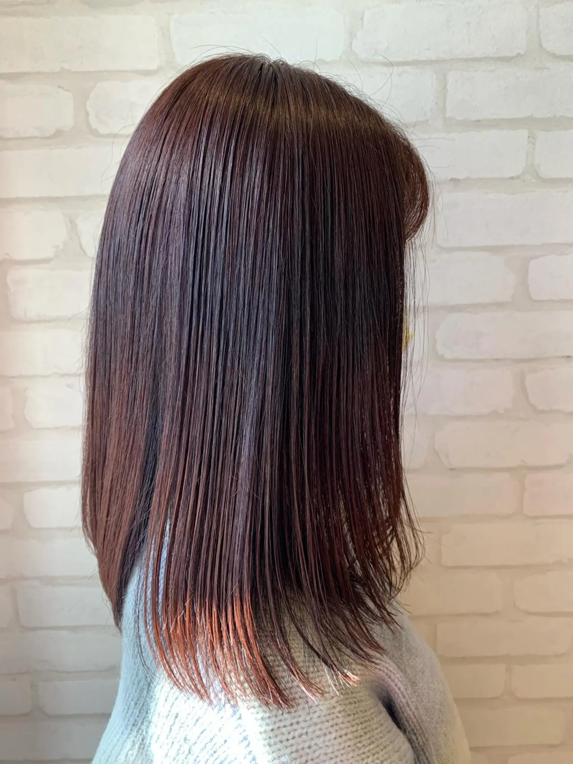 ロング カラー 秋葉 万柚子のヘアスタイル